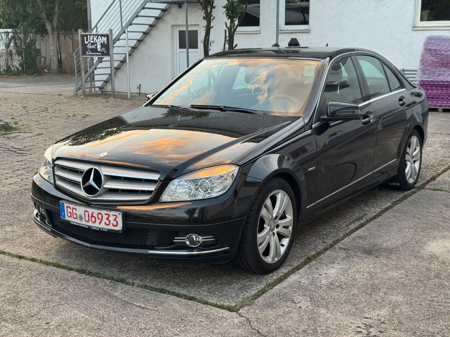 Mercedes-Benz C 180 C -Klasse Lim. C 180 Kompressor Avantagrde 2Hand Schwarz - 1