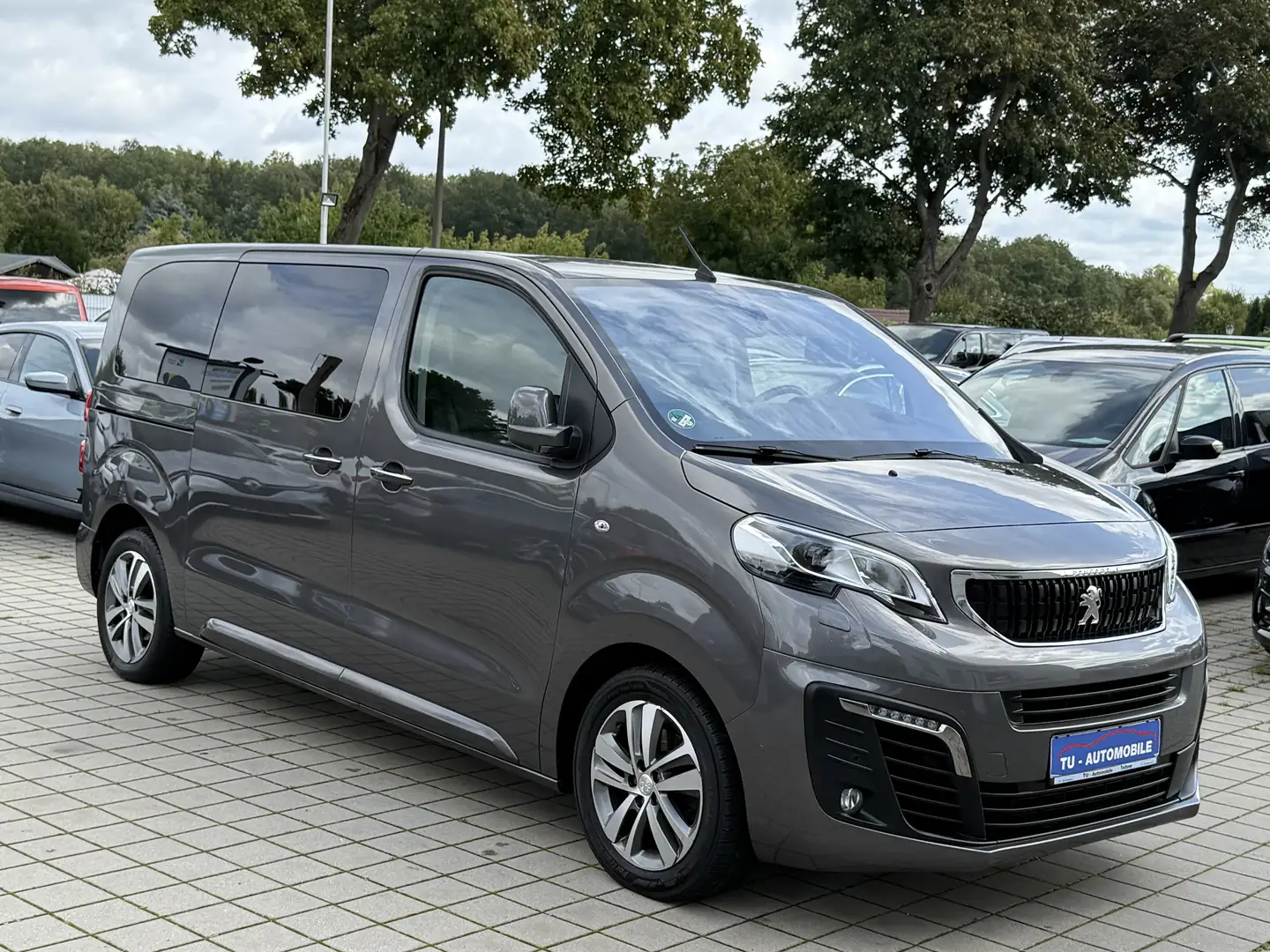 Peugeot Traveller Allure L2 Aut. AHK-PANO-HUD-LEDER-XENON-CAM-8SITZE Gris - 1