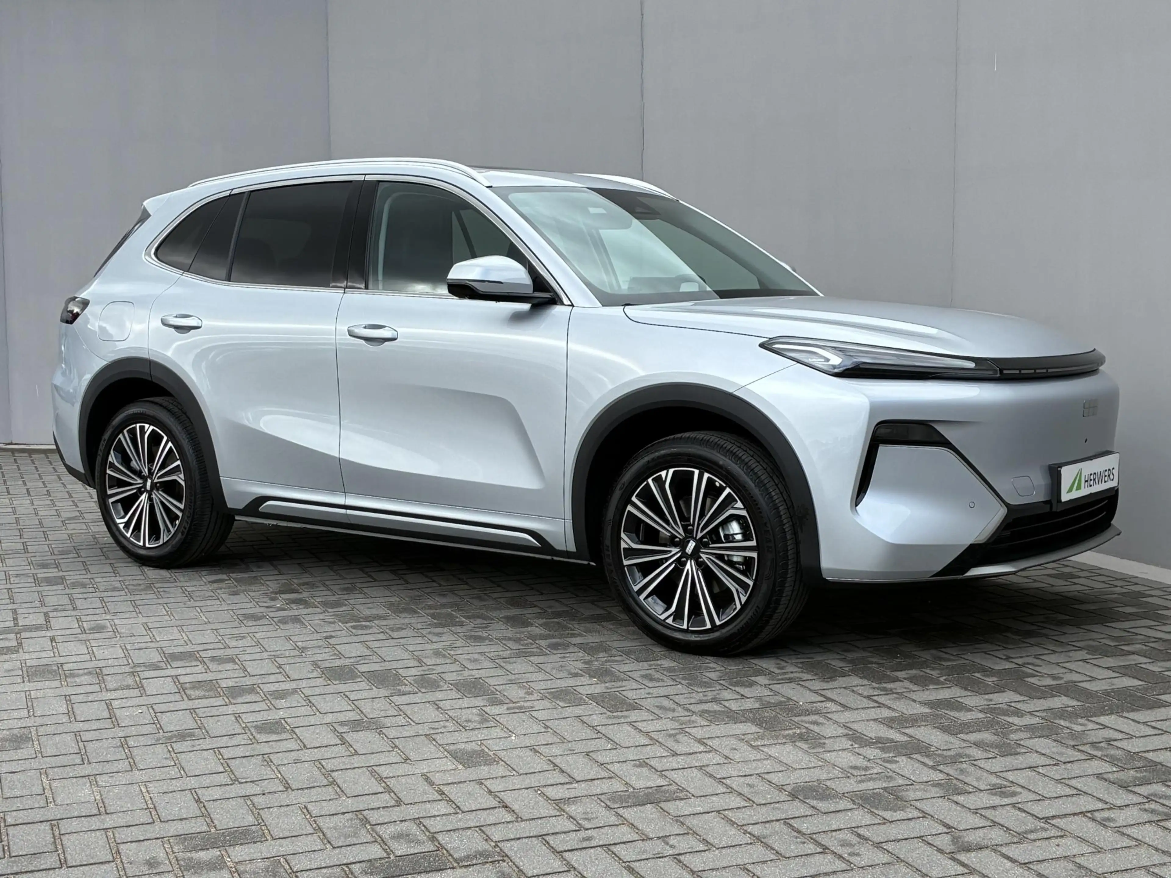 Geely Starray EM-i 1.5 Max+ / 29,8 kWh / 136KM WLTP / max 1055KM Acti — photo 17