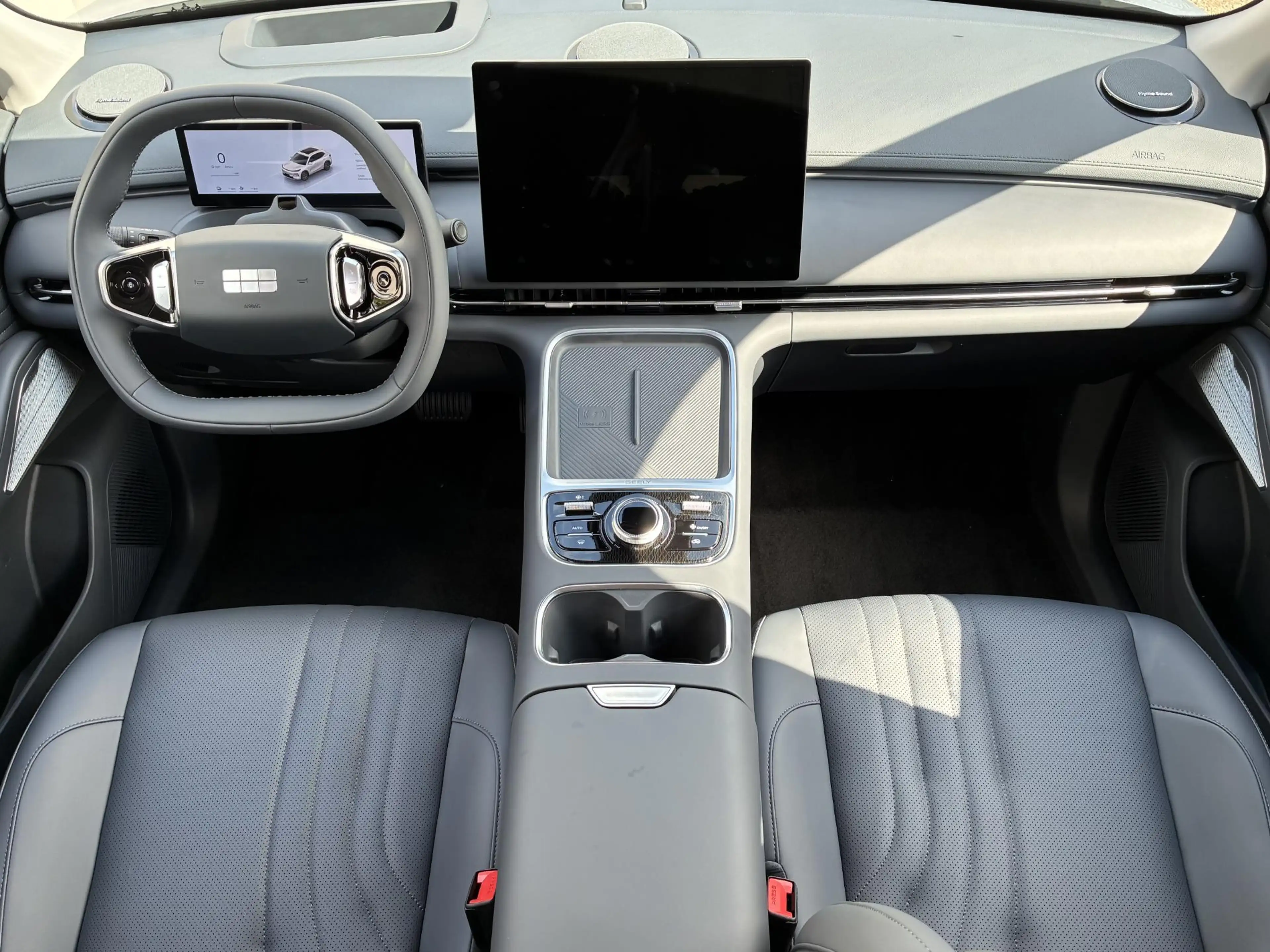 Geely Starray EM-i 1.5 Max+ / 29,8 kWh / 136KM WLTP / max 1055KM Acti — photo 2