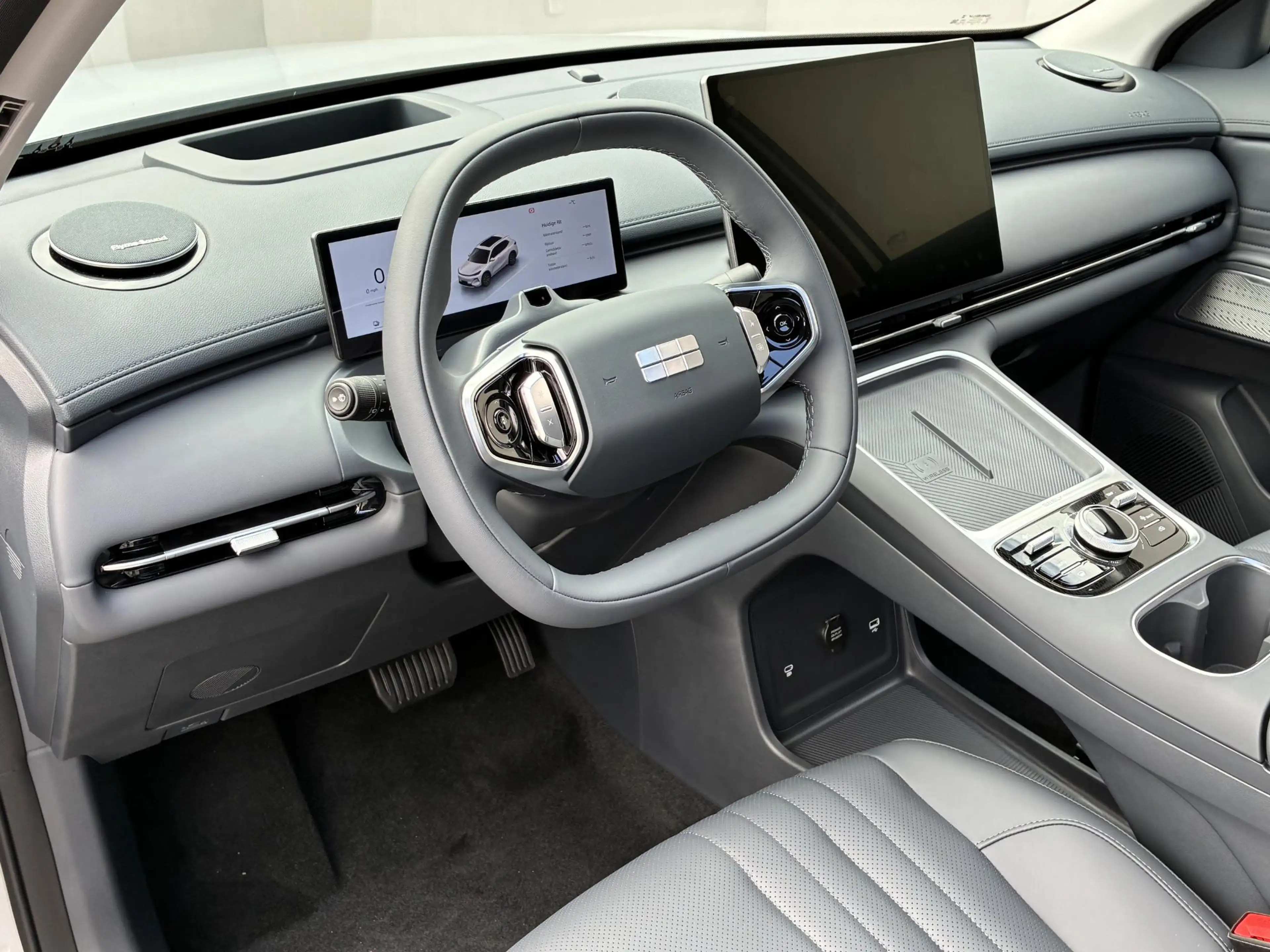 Geely Starray EM-i 1.5 Max+ / 29,8 kWh / 136KM WLTP / max 1055KM Acti — photo 18