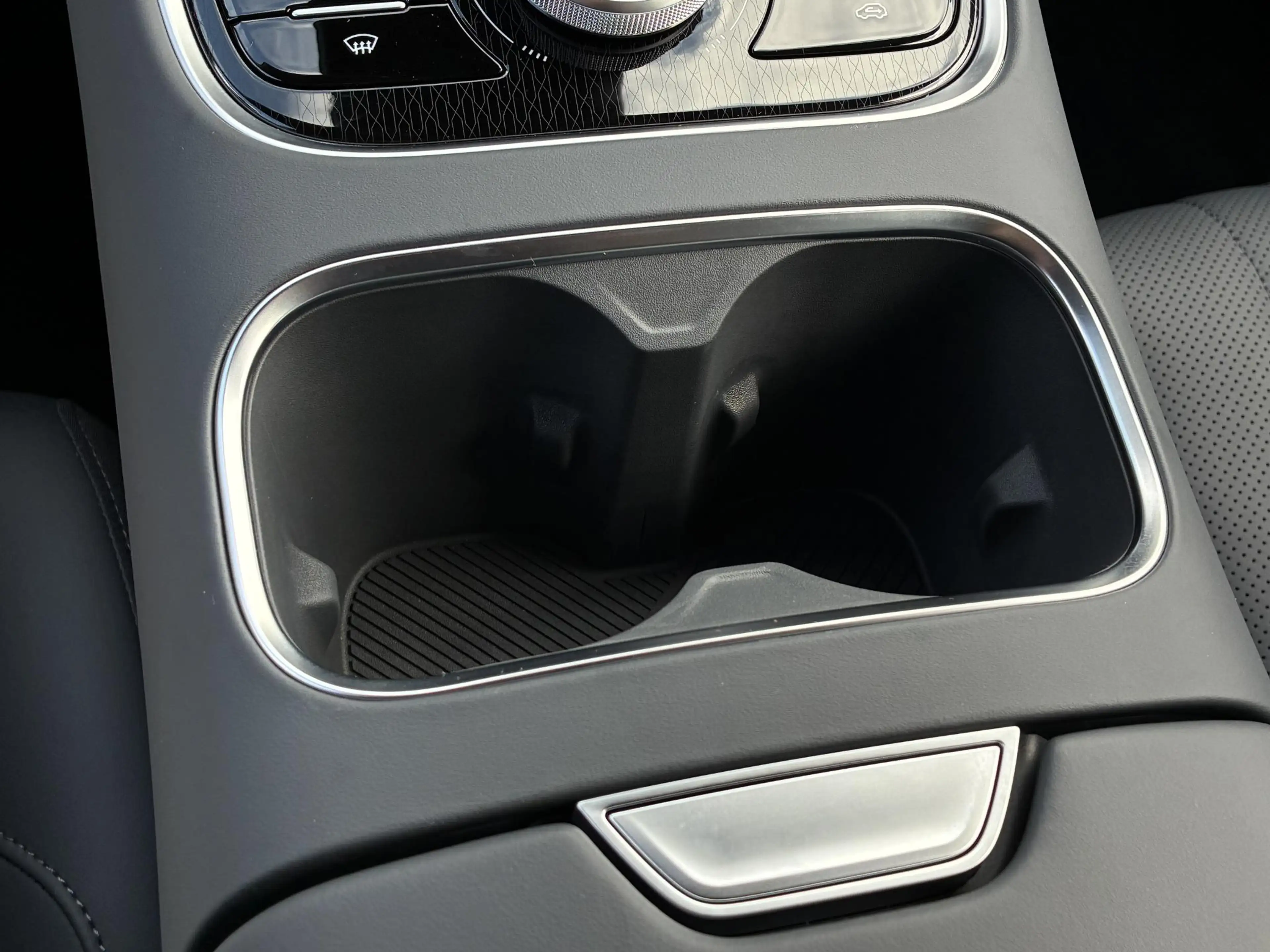 Geely Starray EM-i 1.5 Max+ / 29,8 kWh / 136KM WLTP / max 1055KM Acti — photo 35
