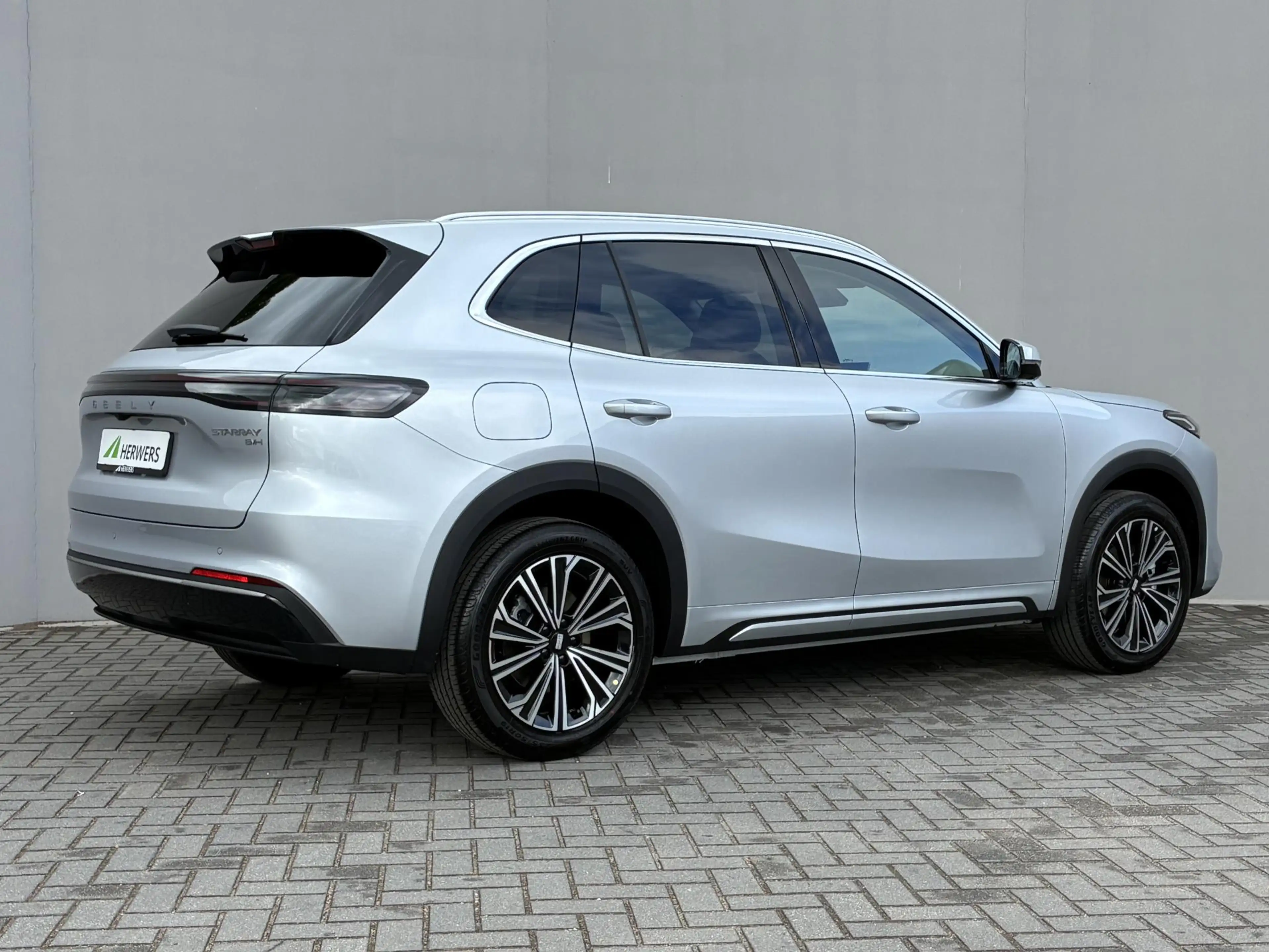 Geely Starray EM-i 1.5 Max+ / 29,8 kWh / 136KM WLTP / max 1055KM Acti — photo 3