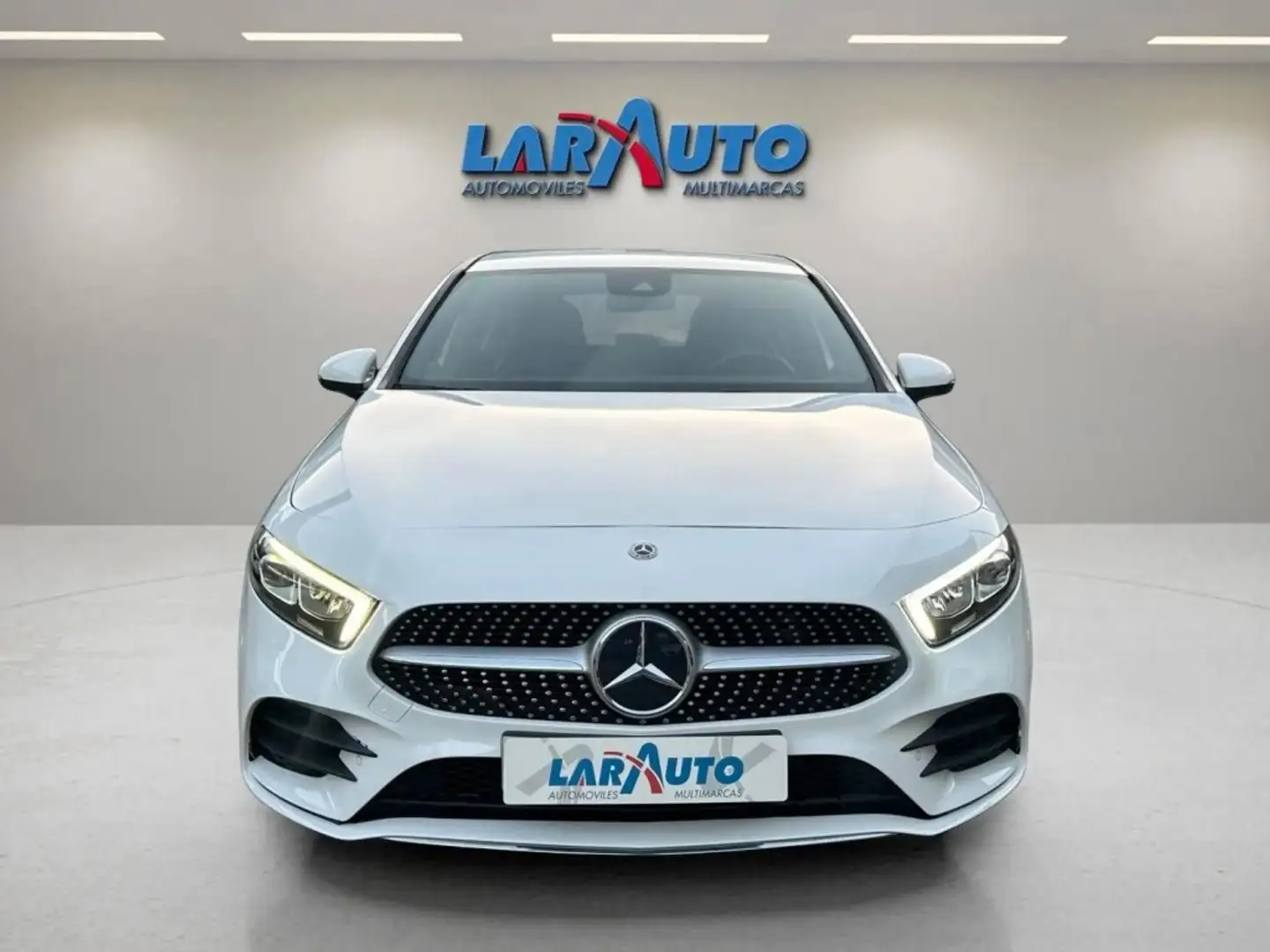 Mercedes-Benz A 180 Blanc - 2