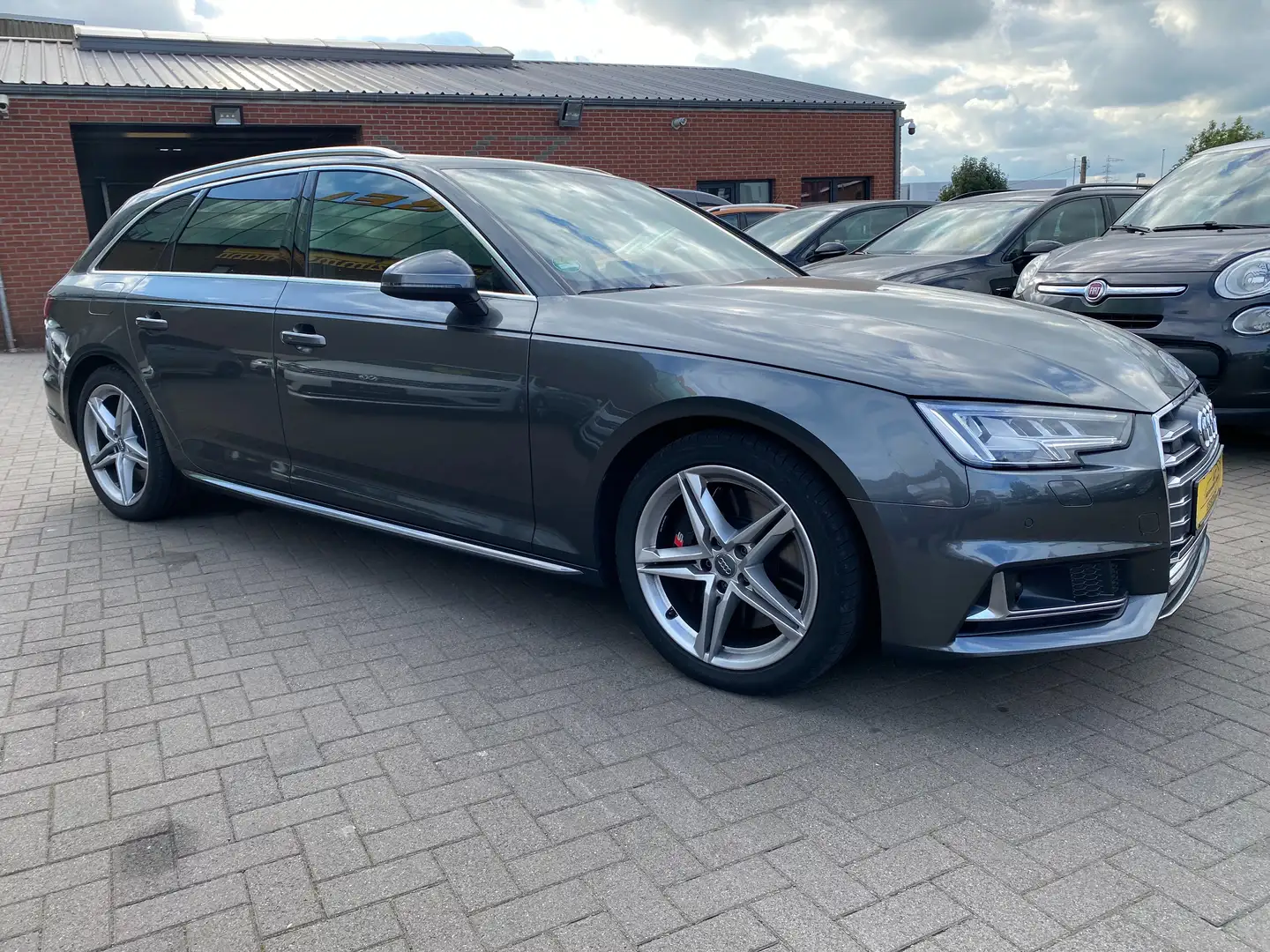Audi S4 Avant 3.0TFS quattro** B&O**LED**HTV Grau - 1