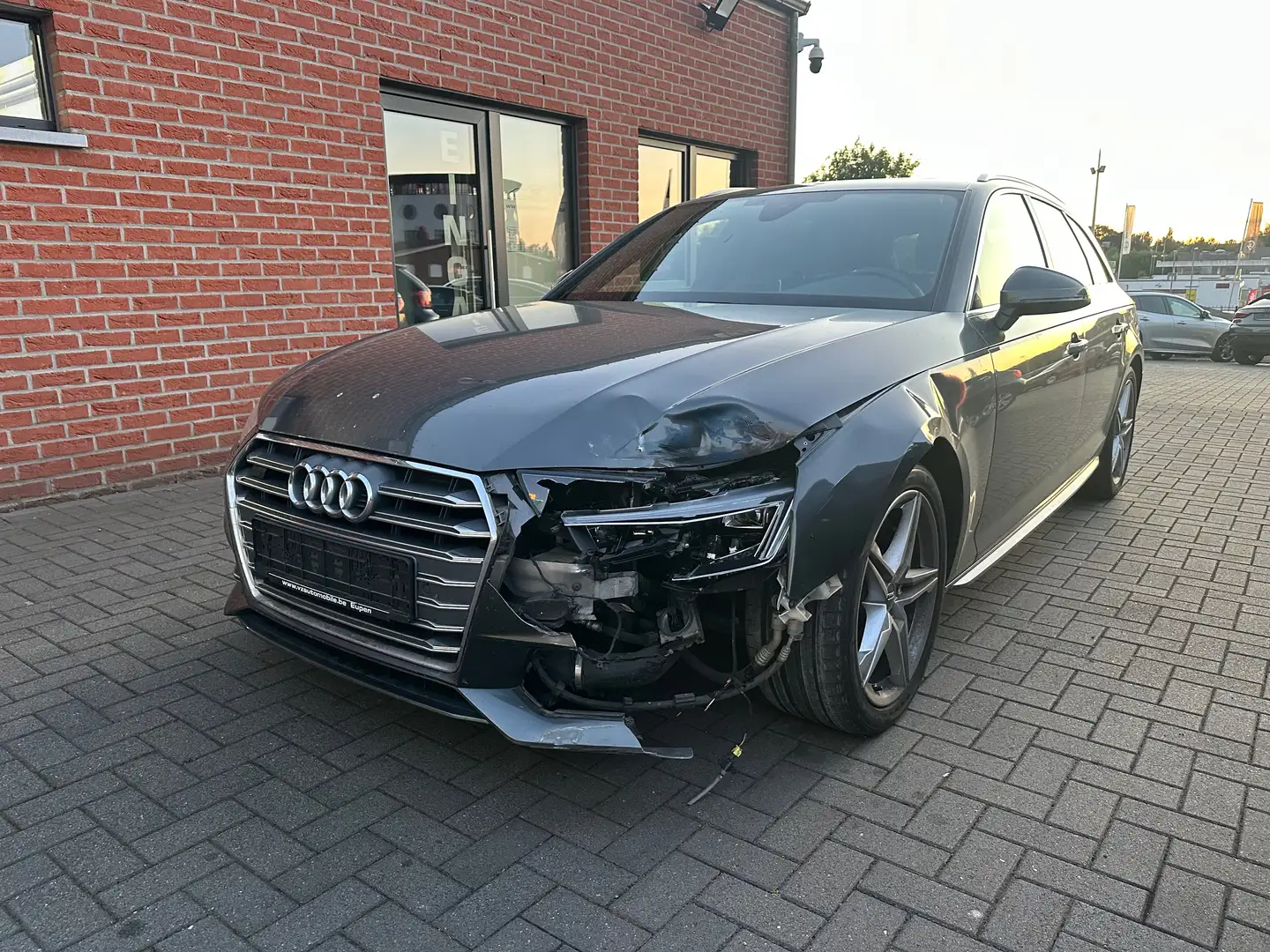 Audi S4 Avant 3.0TFS quattro** B&O**LED**HTV Grau - 2