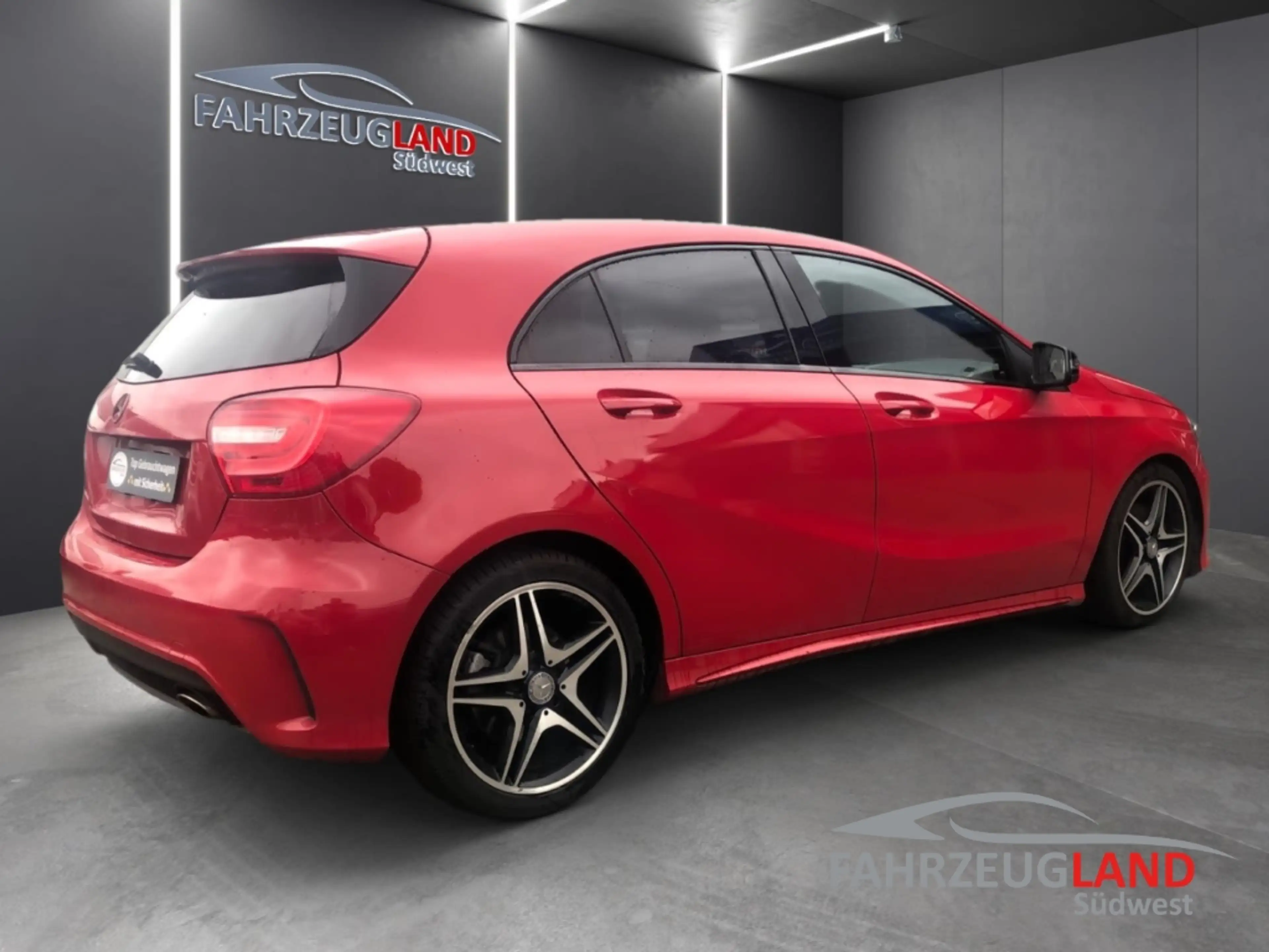 Mercedes-Benz A 250 AMG Line Autom Navi Rückfahr Pano Bi Xenon Sound H — photo 3