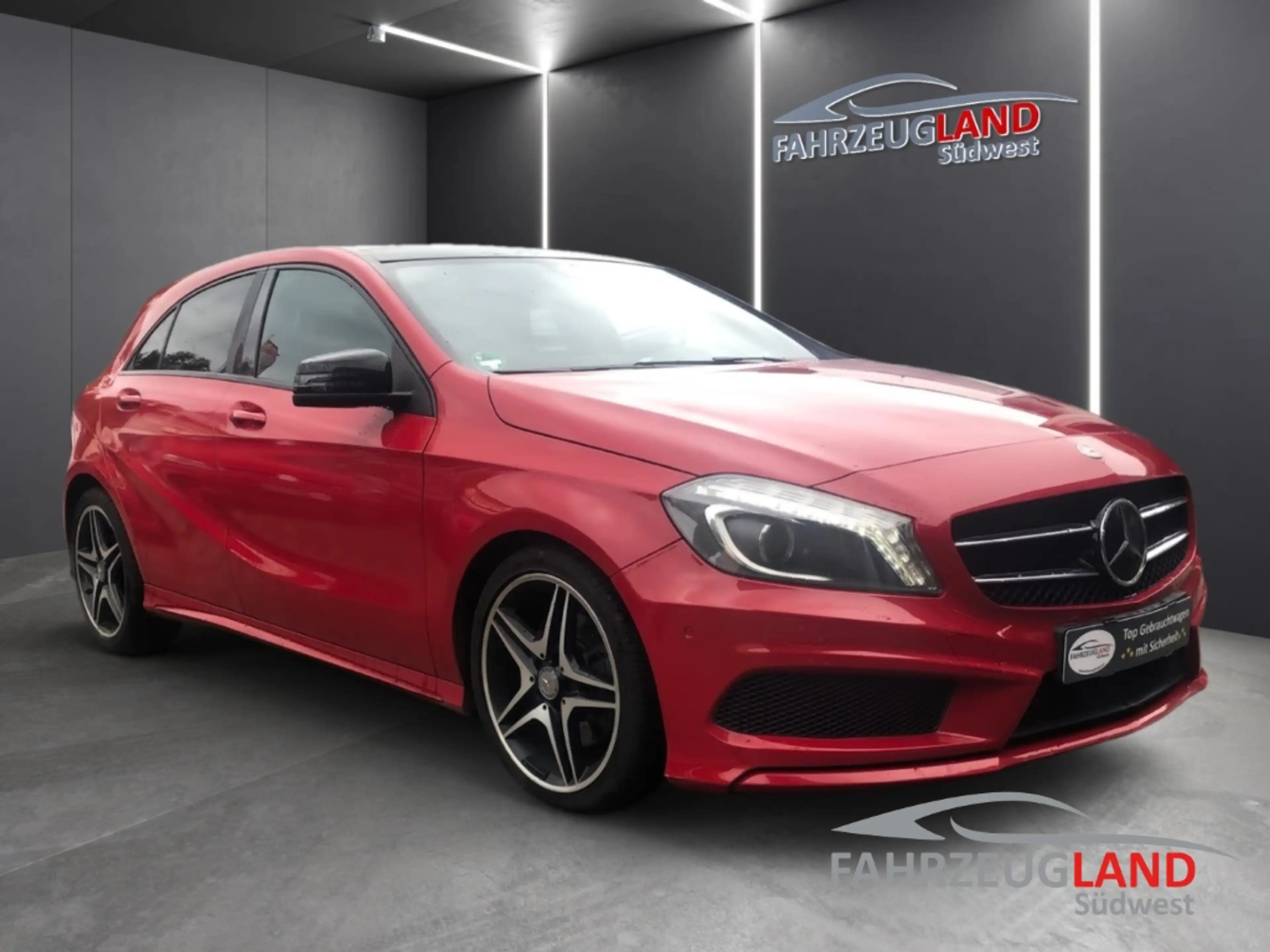 Mercedes-Benz A 250 AMG Line Autom Navi Rückfahr Pano Bi Xenon Sound H — photo 2