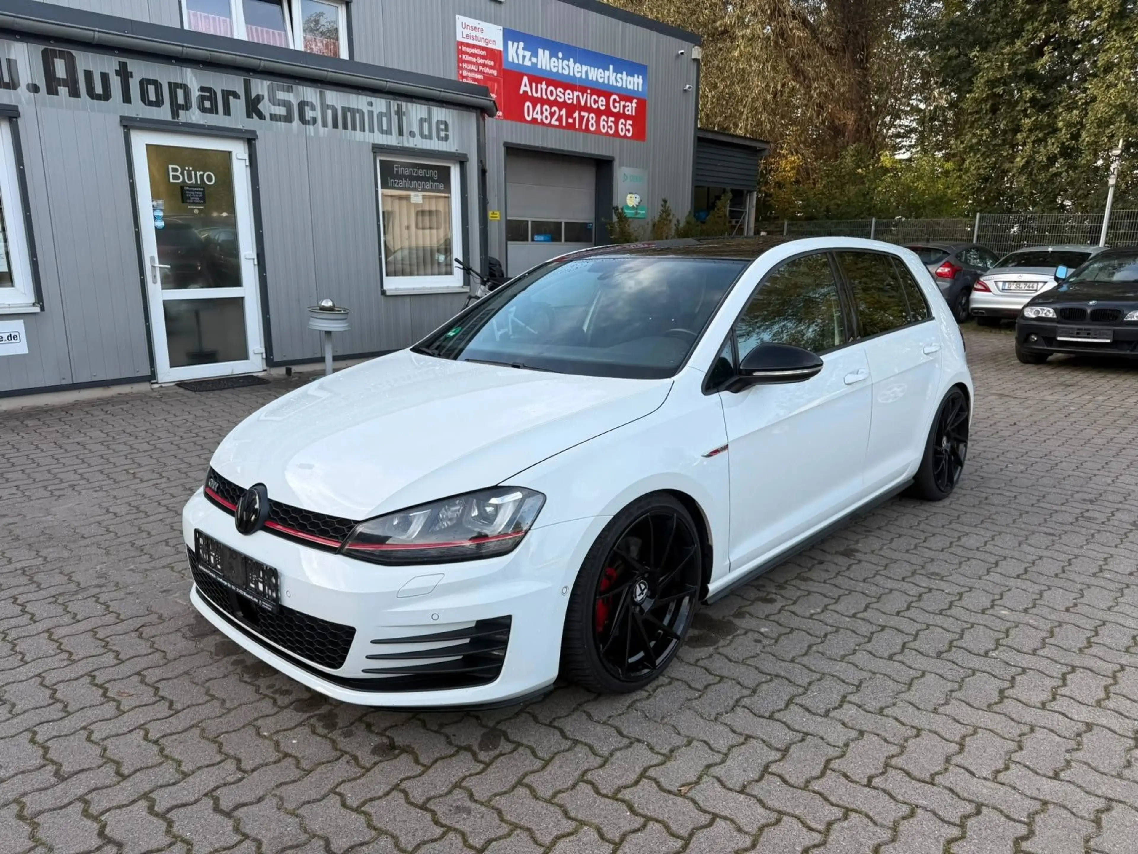 Volkswagen Golf VII Lim. GTI 5-TRG°AUTOM°PANO°PDC°SZHG°SH!