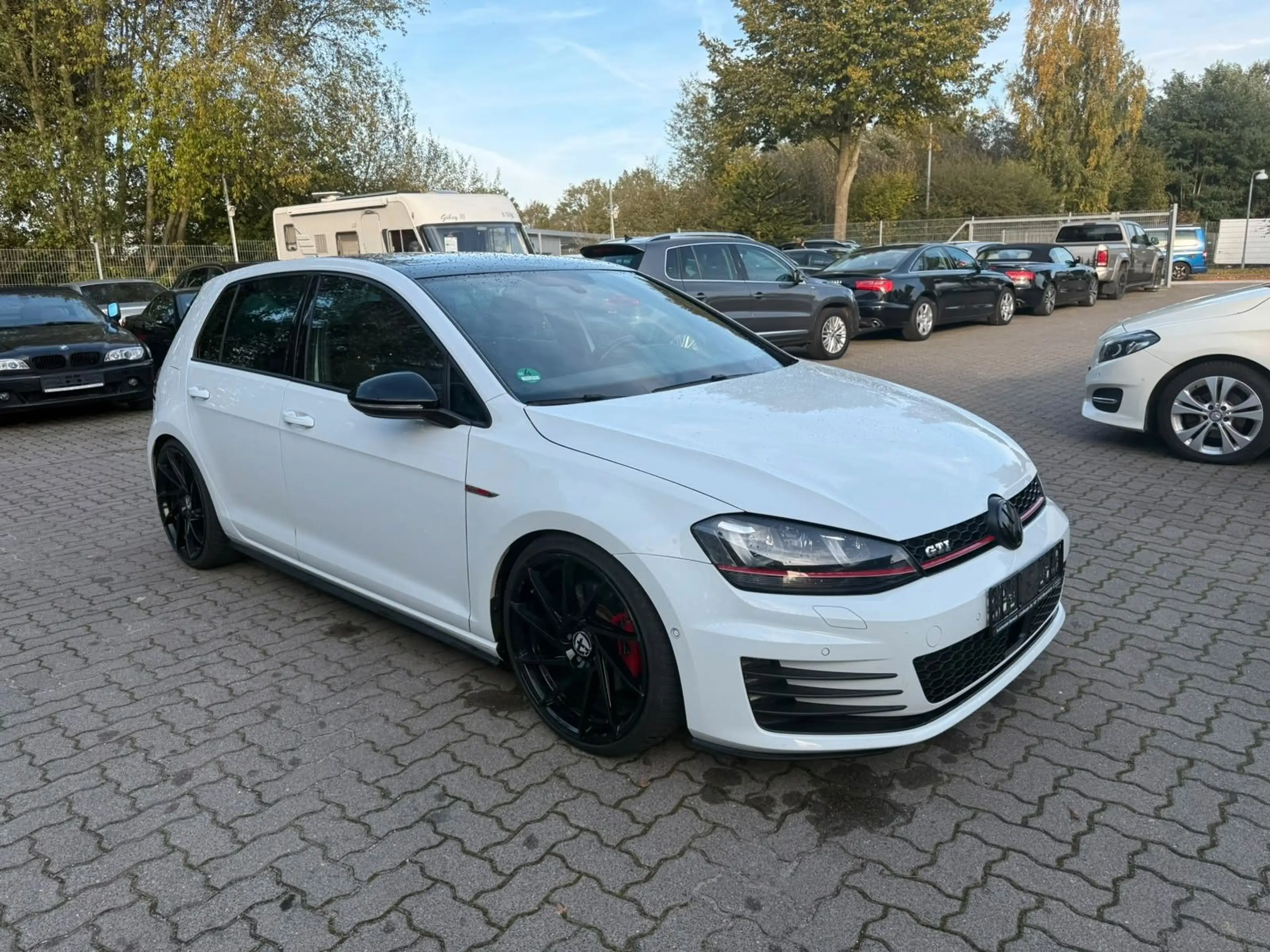 Volkswagen Golf VII Lim. GTI 5-TRG°AUTOM°PANO°PDC°SZHG°SH! — photo 3