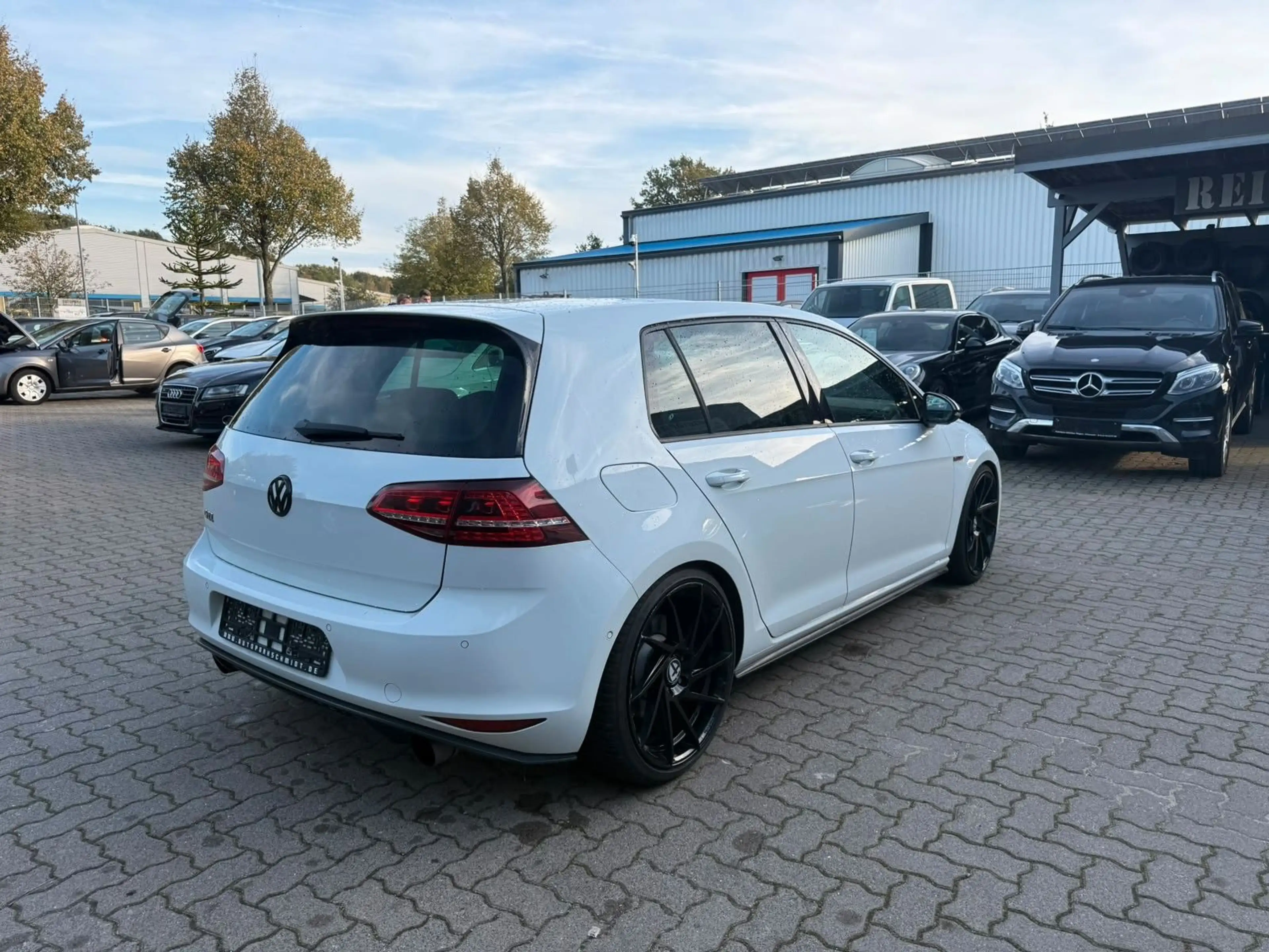 Volkswagen Golf VII Lim. GTI 5-TRG°AUTOM°PANO°PDC°SZHG°SH! — photo 4