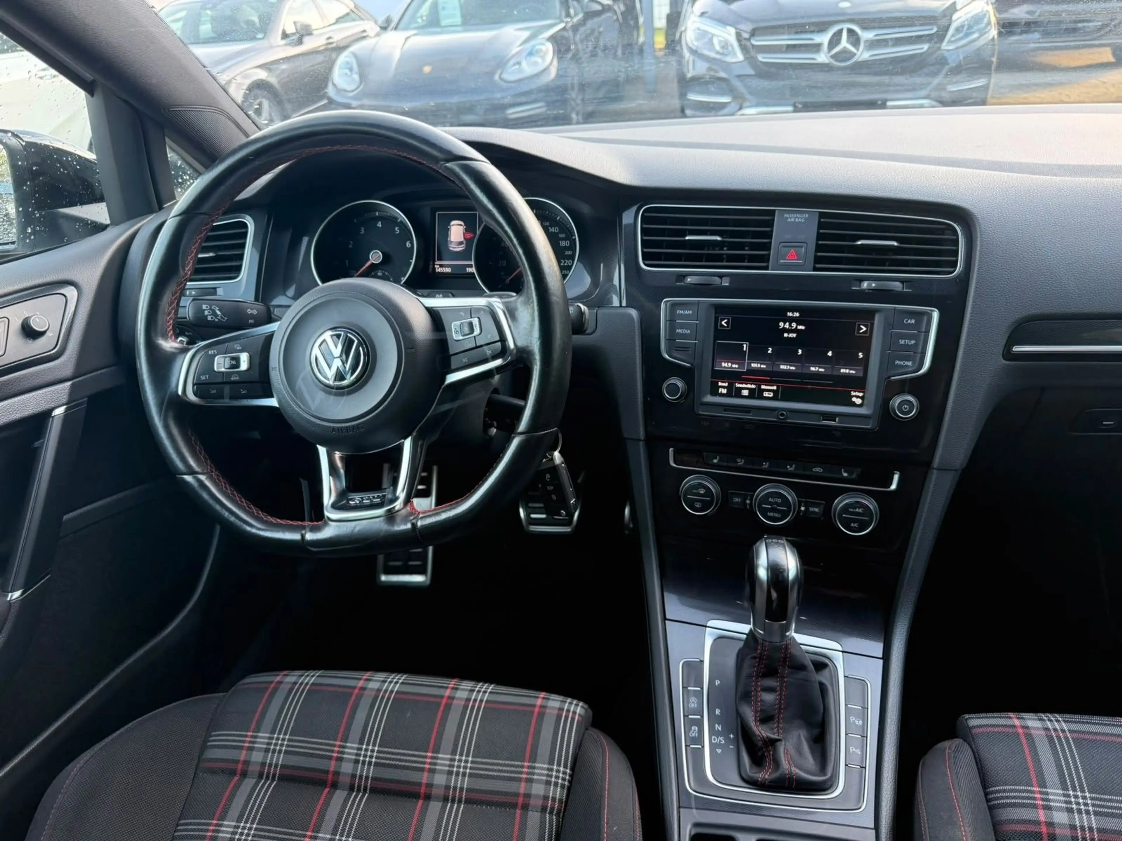Volkswagen Golf VII Lim. GTI 5-TRG°AUTOM°PANO°PDC°SZHG°SH! — photo 11