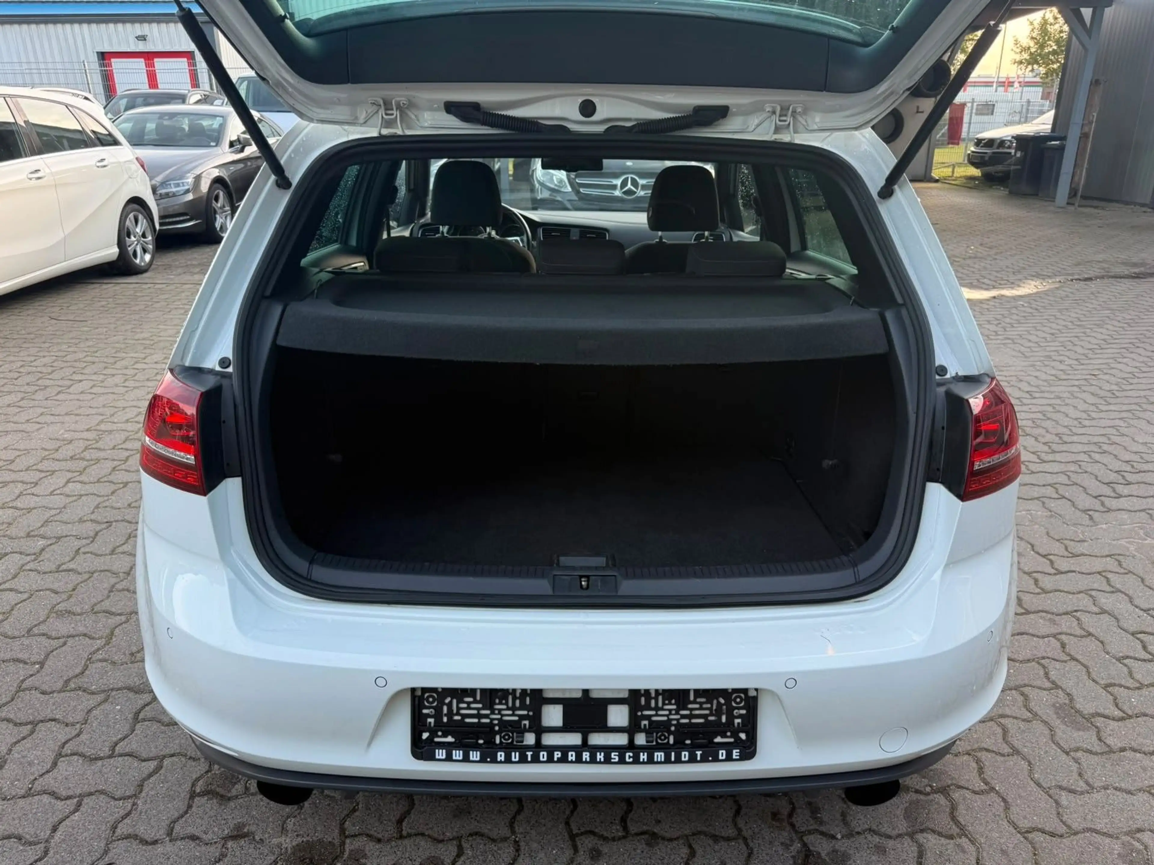 Volkswagen Golf VII Lim. GTI 5-TRG°AUTOM°PANO°PDC°SZHG°SH! — photo 13