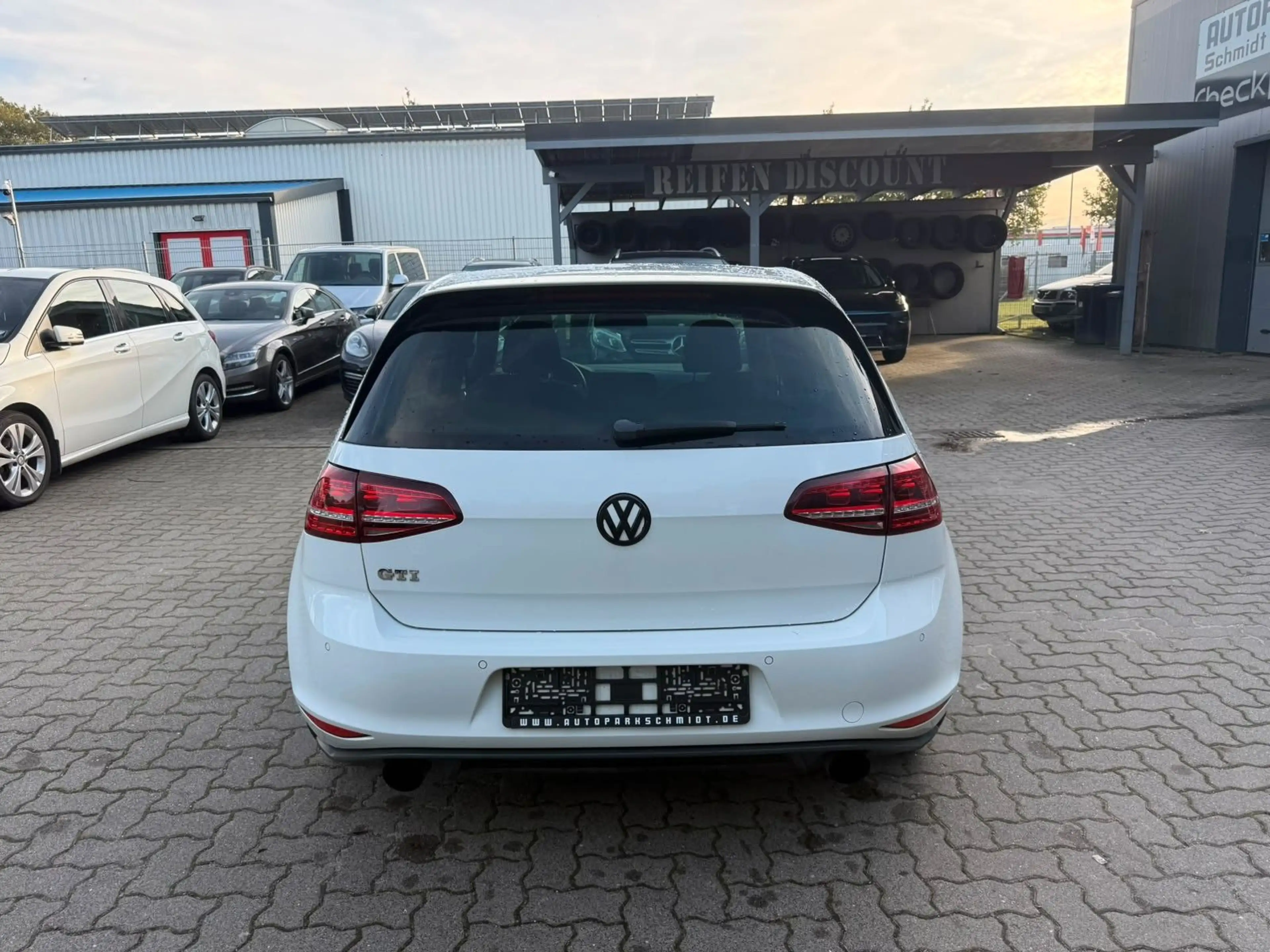 Volkswagen Golf VII Lim. GTI 5-TRG°AUTOM°PANO°PDC°SZHG°SH! — photo 5