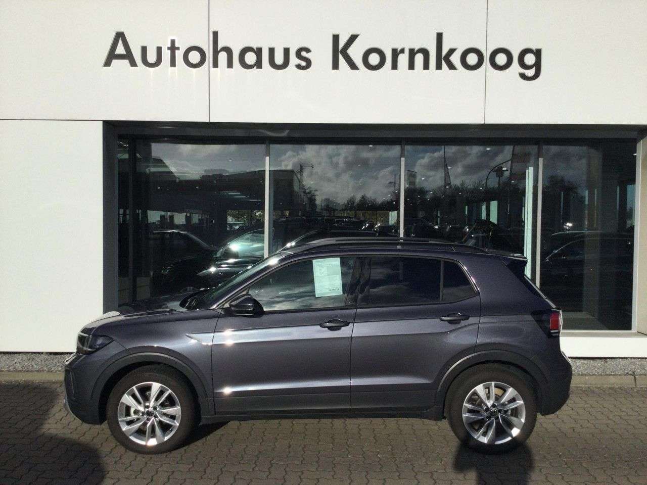 Volkswagen T-Cross 2025 — 1.0 TSI DSG Life LED APP Kamera Bluetooth