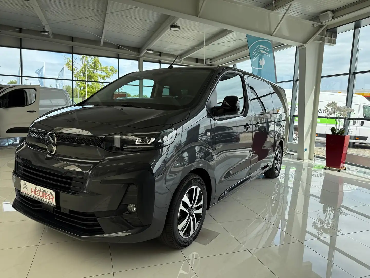 Citroen Spacetourer Plus XL BHDi 180 S&S EAT8 Сірий - 1