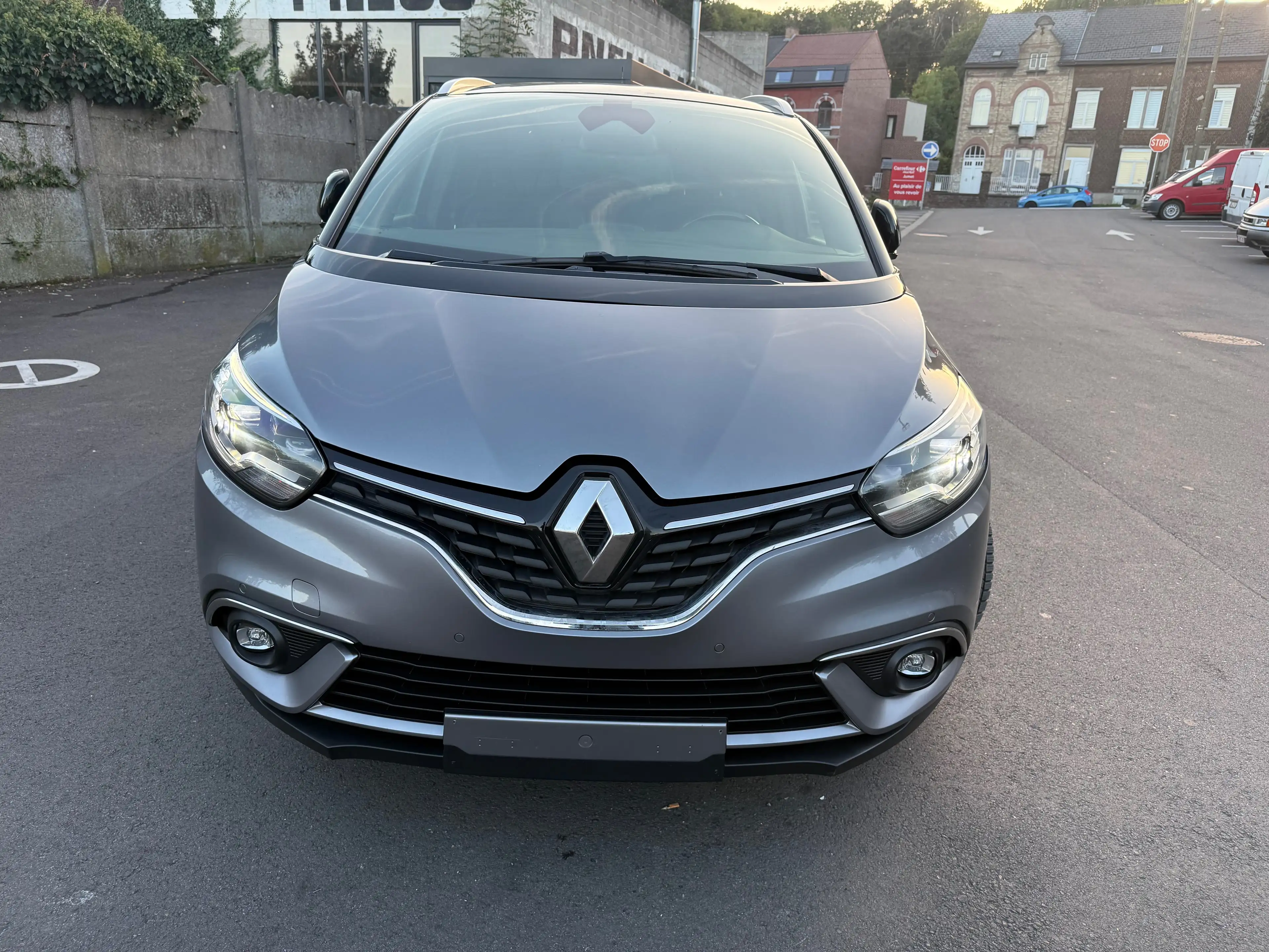 Renault Grand Scenic Grand Scénic 1.33 TCe Black Edition EDC GPF (EU6.2)
