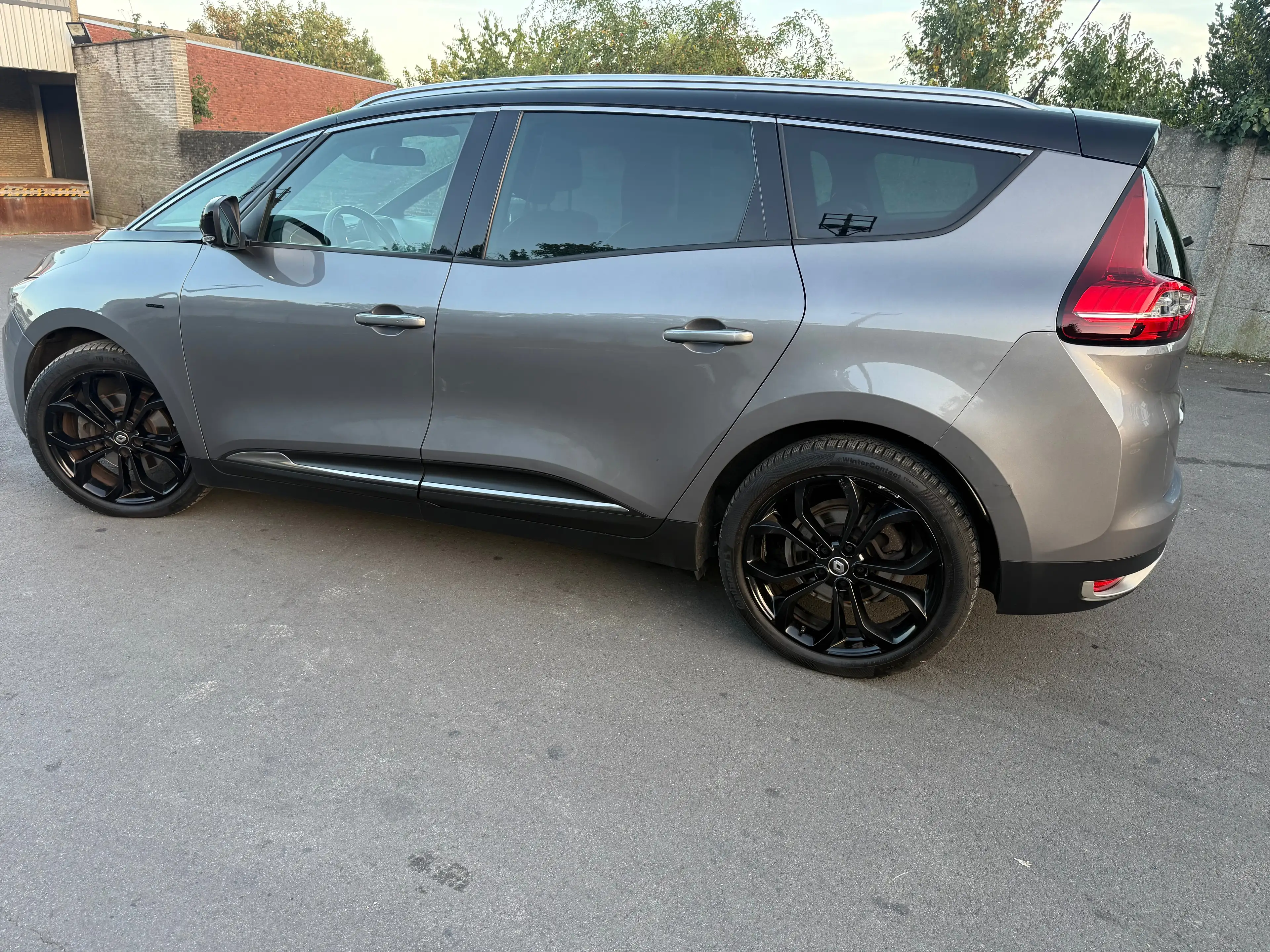 Renault Grand Scenic Grand Scénic 1.33 TCe Black Edition EDC GPF (EU6.2) — photo 4