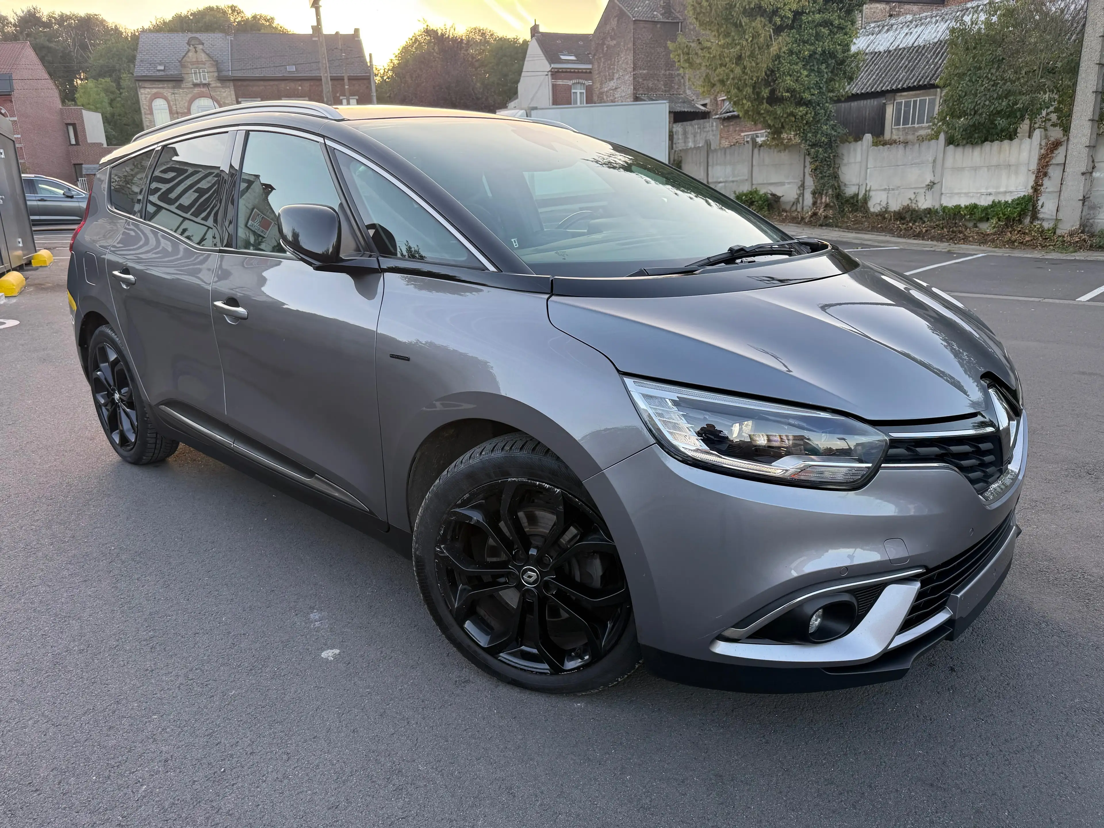 Renault Grand Scenic Grand Scénic 1.33 TCe Black Edition EDC GPF (EU6.2) — photo 5