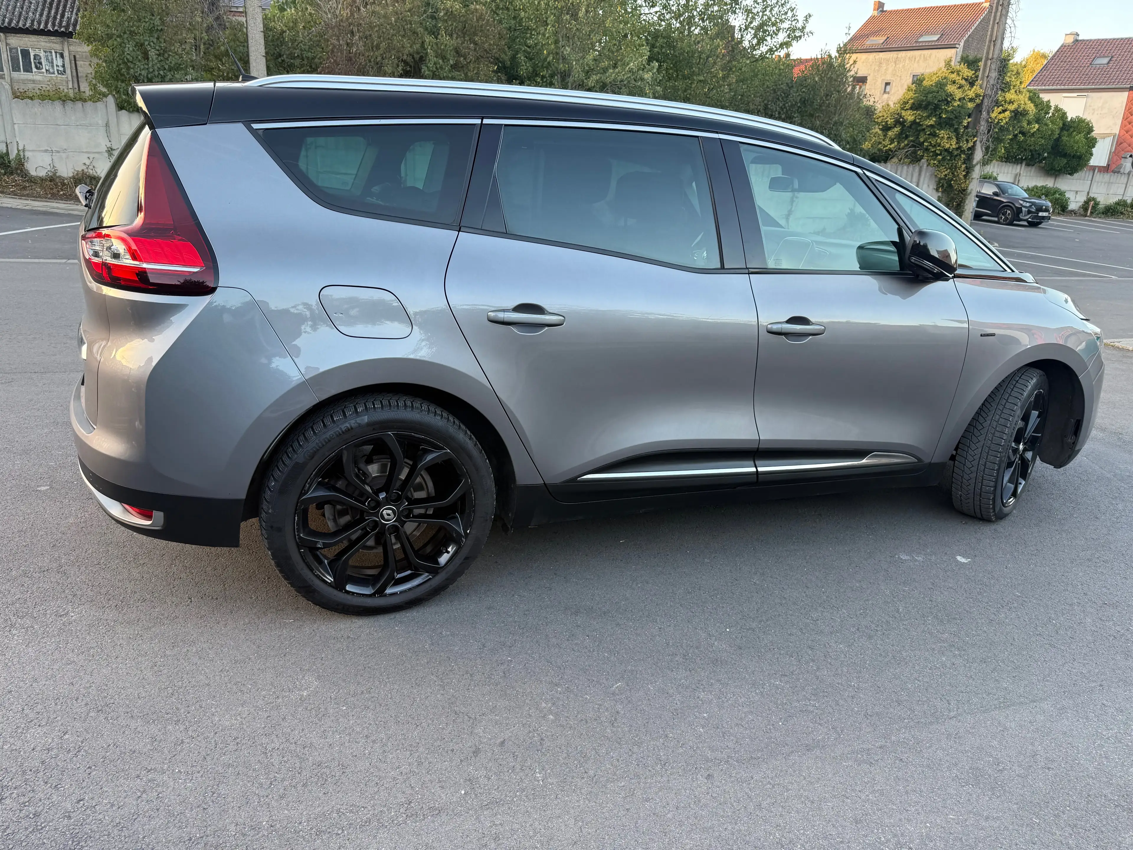 Renault Grand Scenic Grand Scénic 1.33 TCe Black Edition EDC GPF (EU6.2) — photo 7