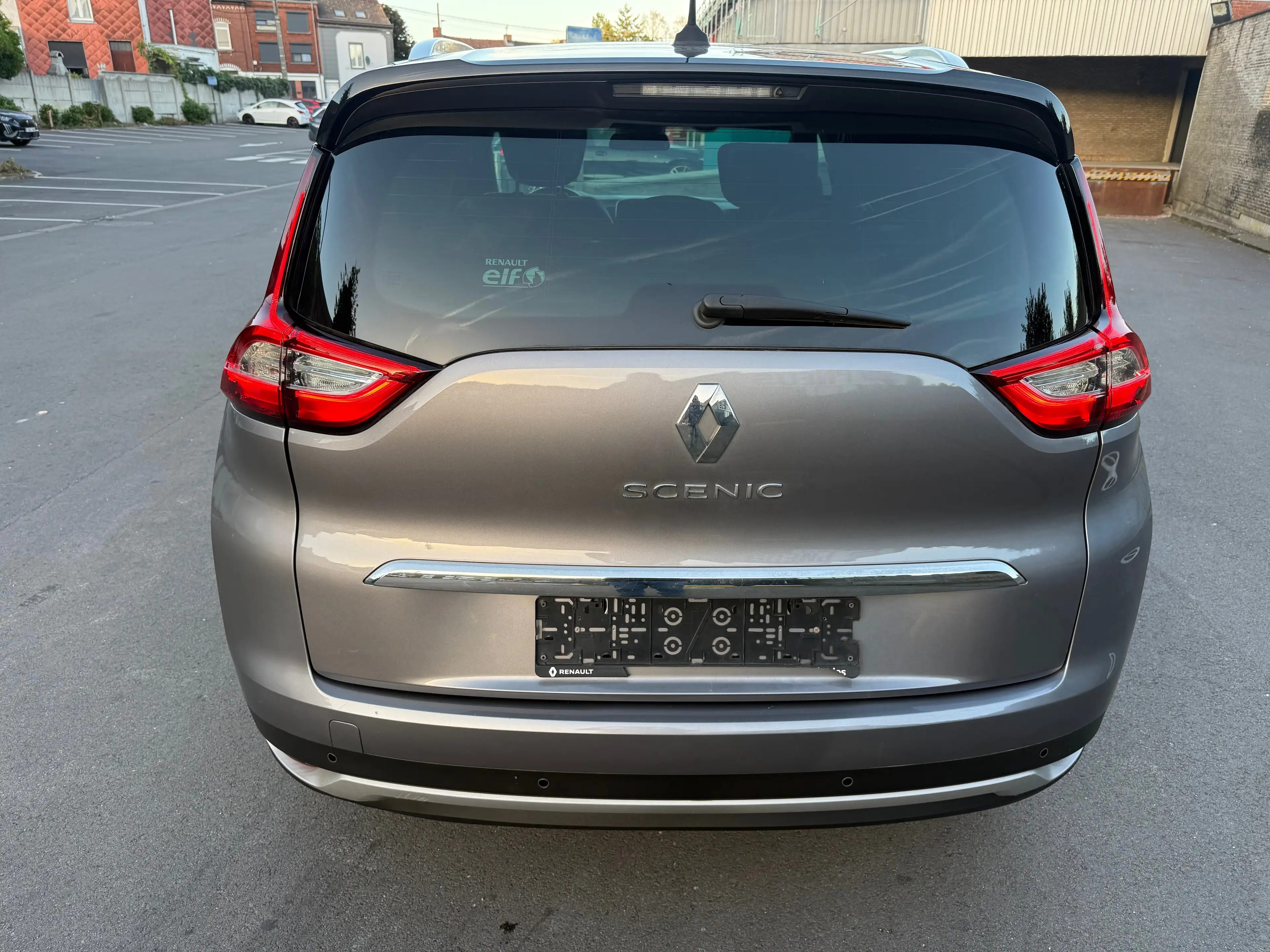 Renault Grand Scenic Grand Scénic 1.33 TCe Black Edition EDC GPF (EU6.2) — photo 2