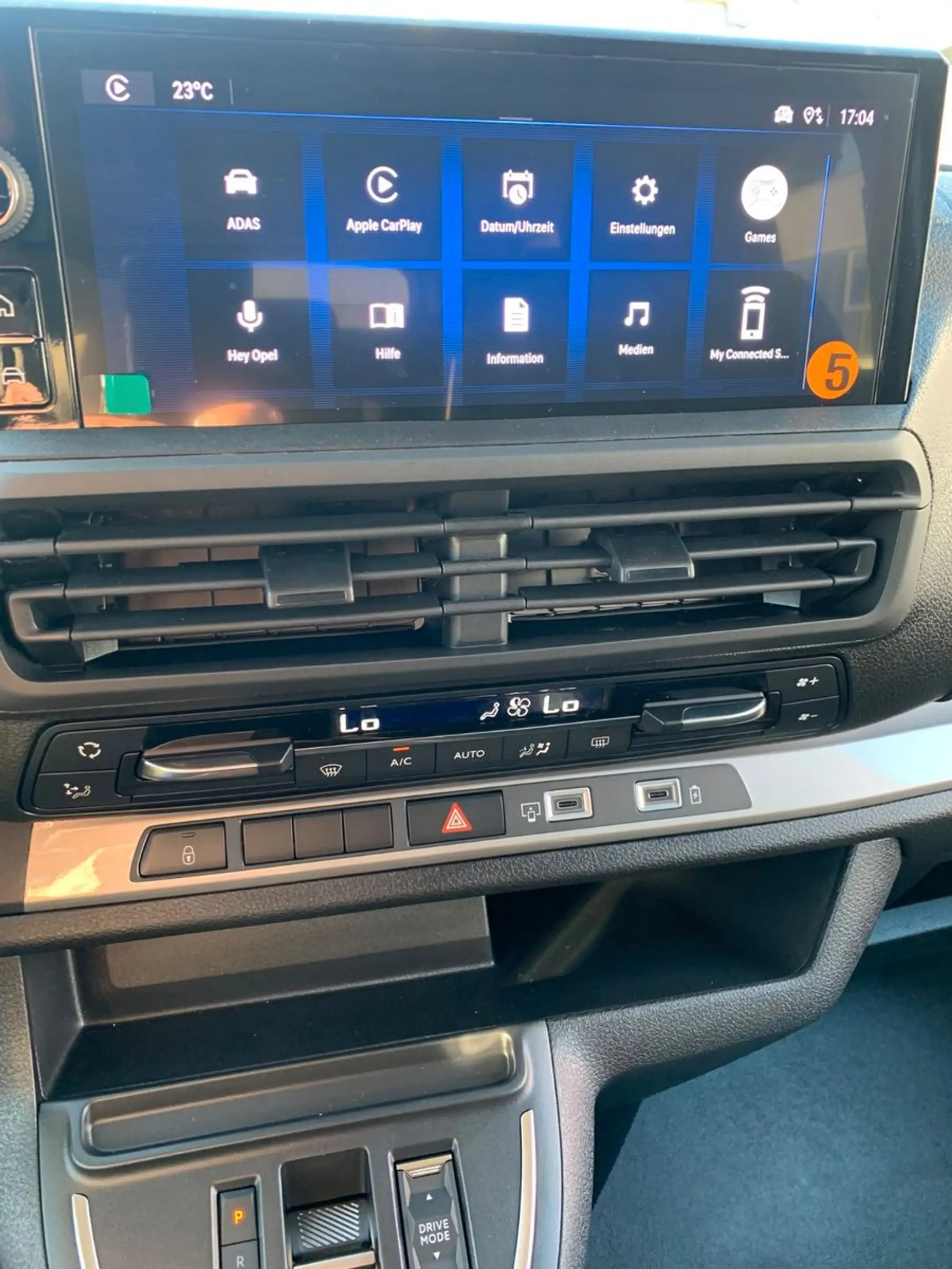 Opel Vivaro Kombi XL 8 Sitze Vollausst. 2.9 t Anhänge — photo 30