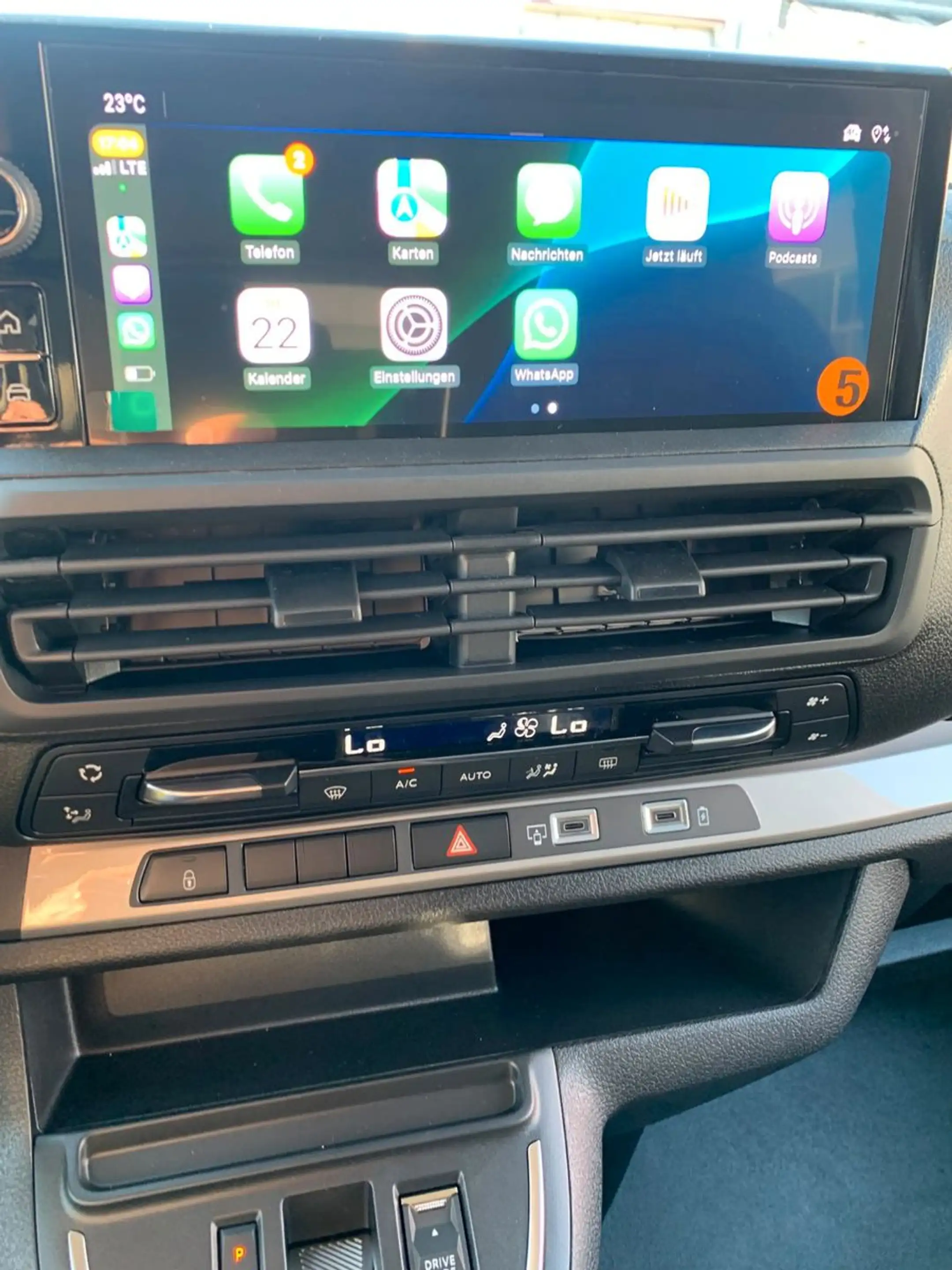 Opel Vivaro Kombi XL 8 Sitze Vollausst. 2.9 t Anhänge — photo 32