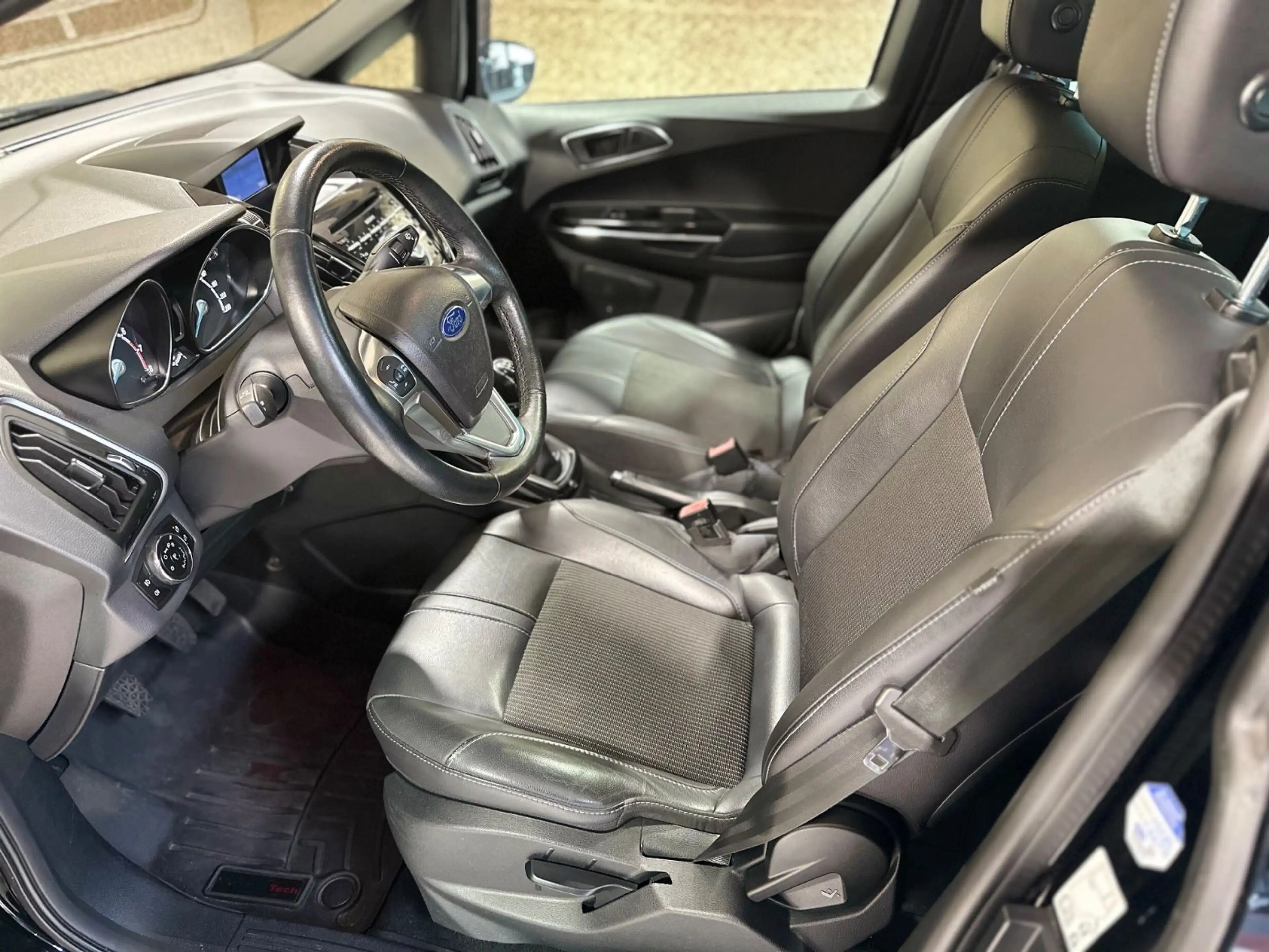 Ford B-Max B-MAX Titanium * AHK * PANO * KAMERA * — photo 9