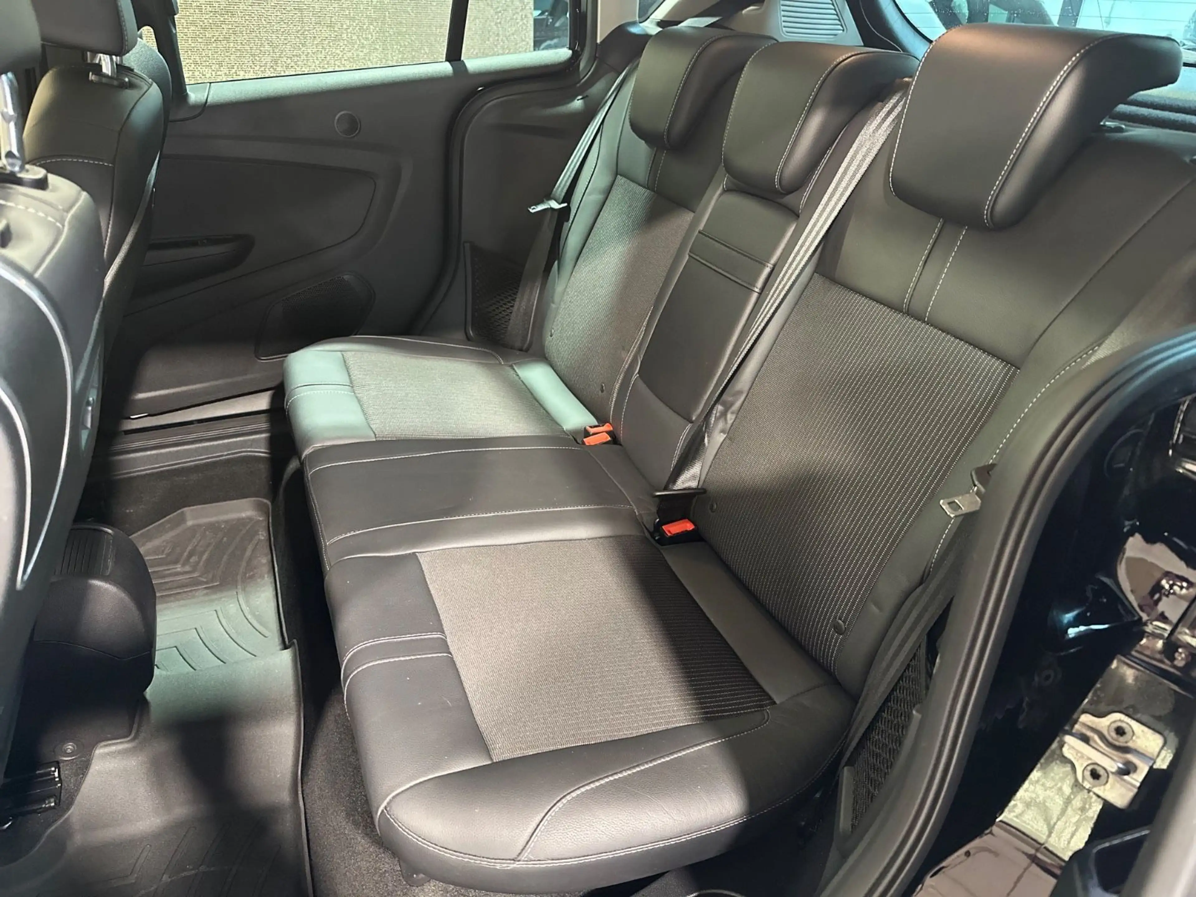 Ford B-Max B-MAX Titanium * AHK * PANO * KAMERA * — photo 11