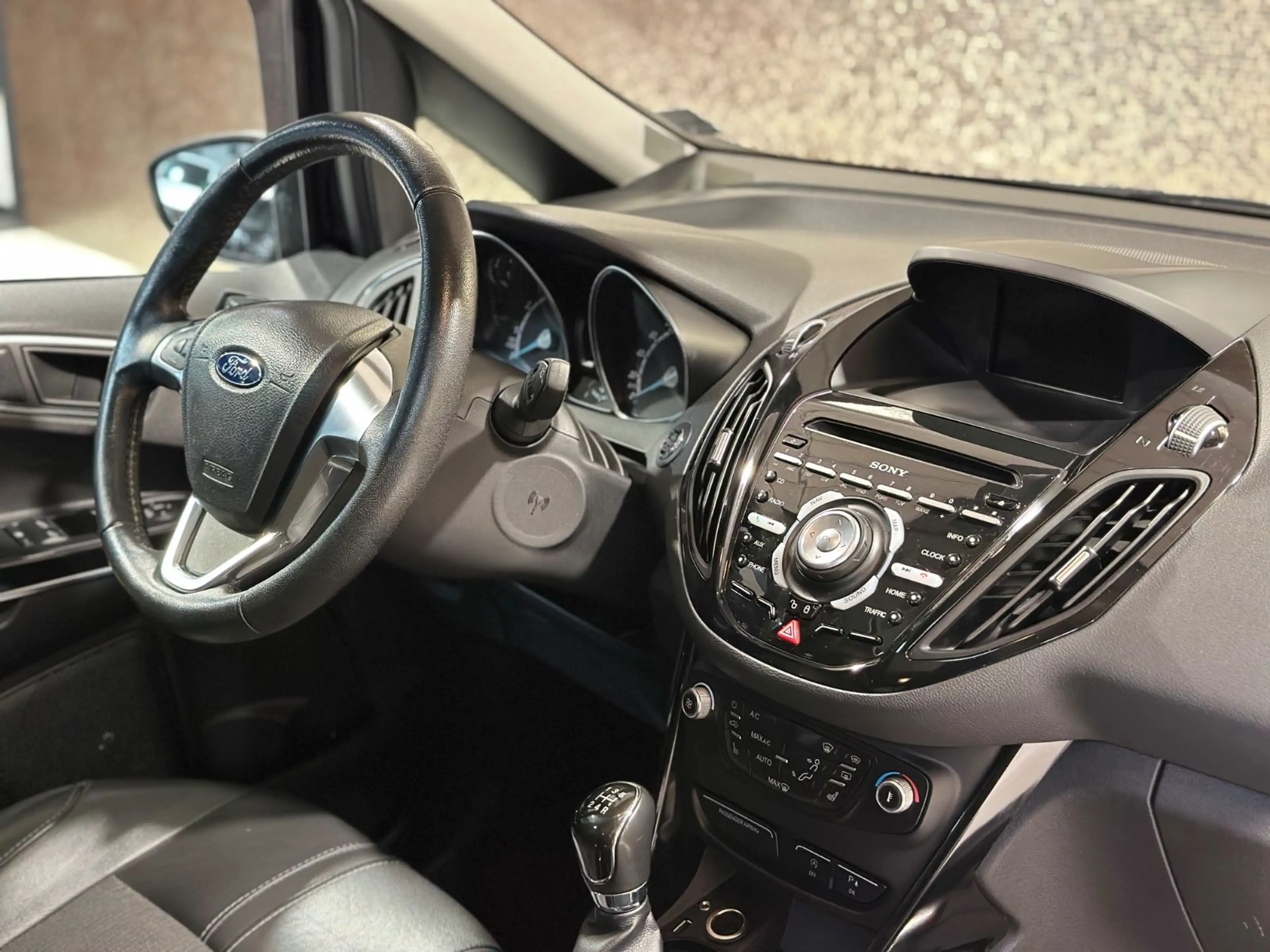 Ford B-Max B-MAX Titanium * AHK * PANO * KAMERA * — photo 14