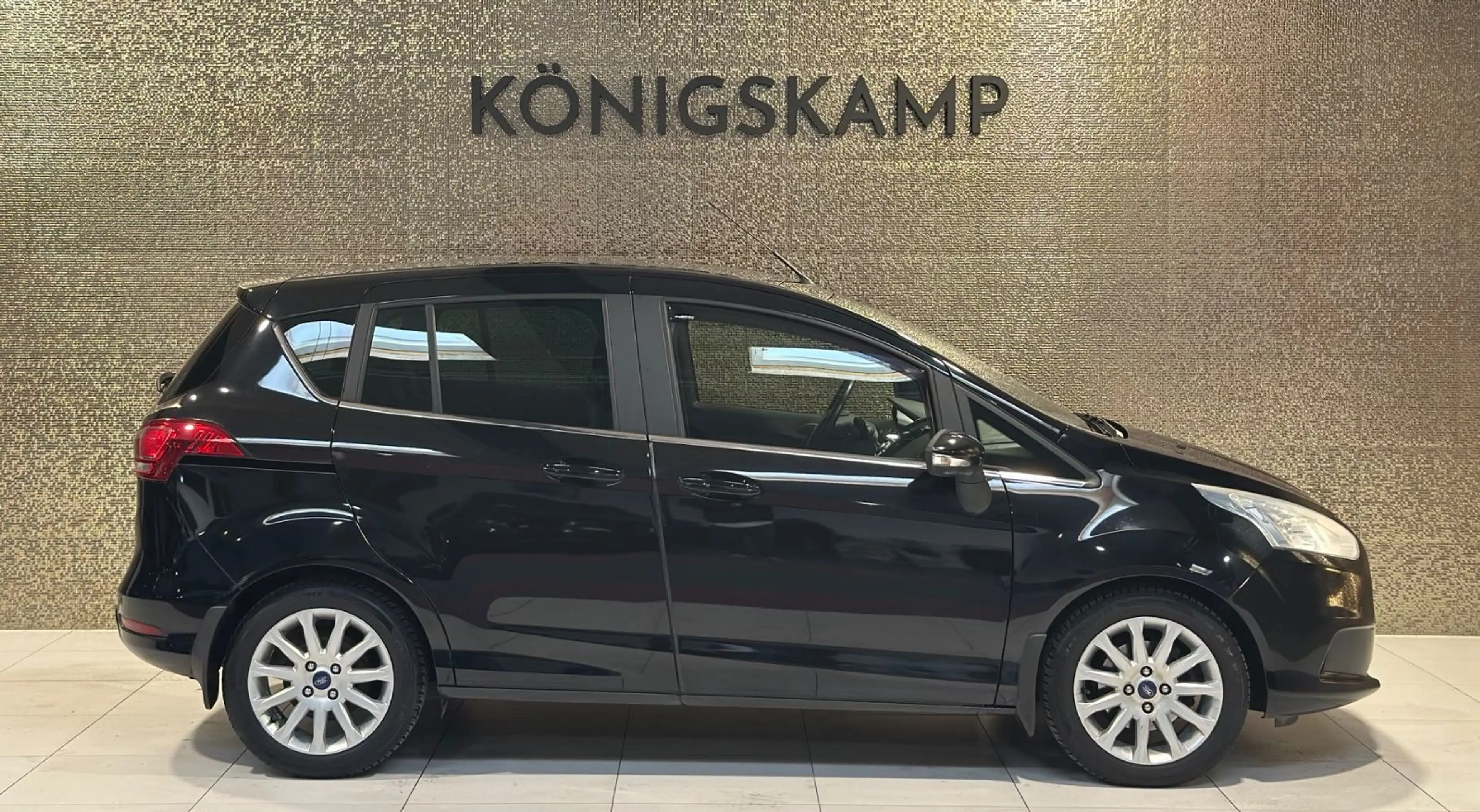 Ford B-Max B-MAX Titanium * AHK * PANO * KAMERA * — photo 2