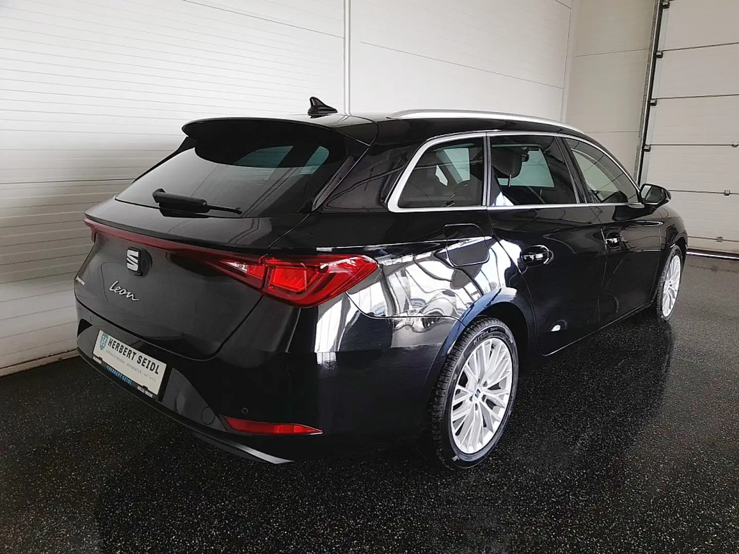 SEAT Leon ST Xcellence 2,0 TDI DSG *VOLL-LED / VIRTUELL /... Schwarz - 2