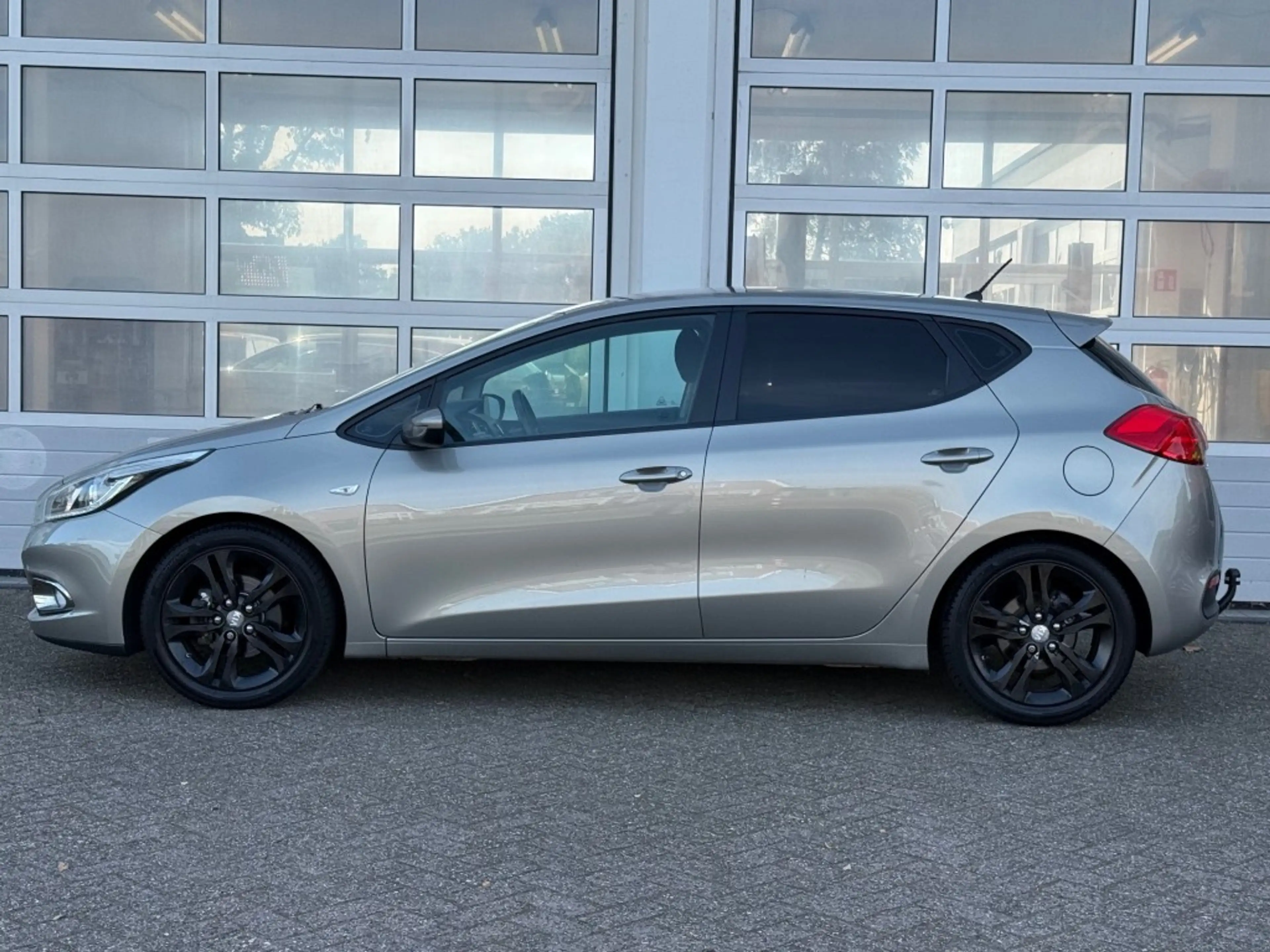 Kia Ceed / cee'd 1.6 GDI 135PK Comfortline Airco Cruise Trekhaak — photo 3