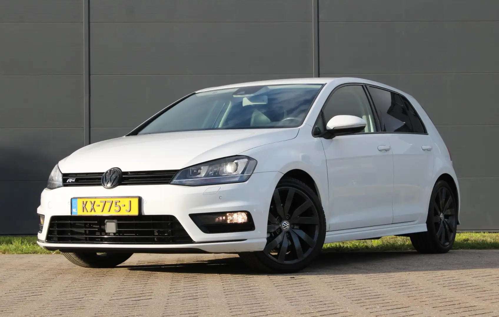 Volkswagen Golf 1.4 TSI ACT BusinessEdition R-Line Automaat 180PK Blanc - 2