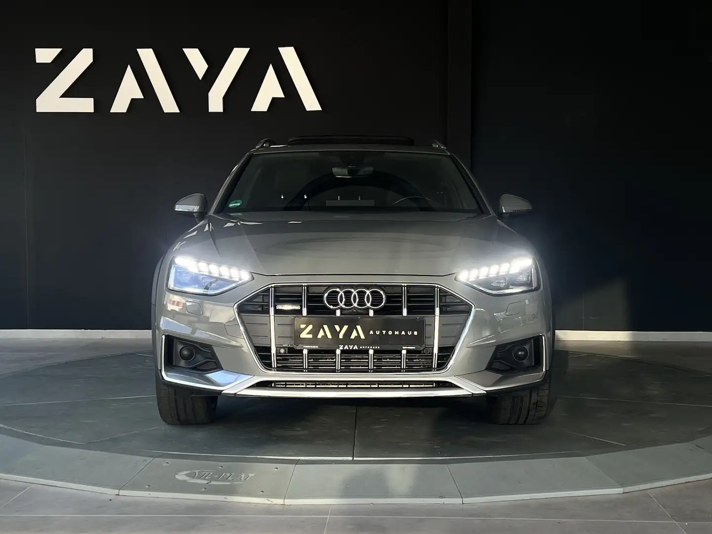 Audi A4 allroad 45 TFSI Quattro*PANO*AHK*B&O*STAND-HZ Grau - 2