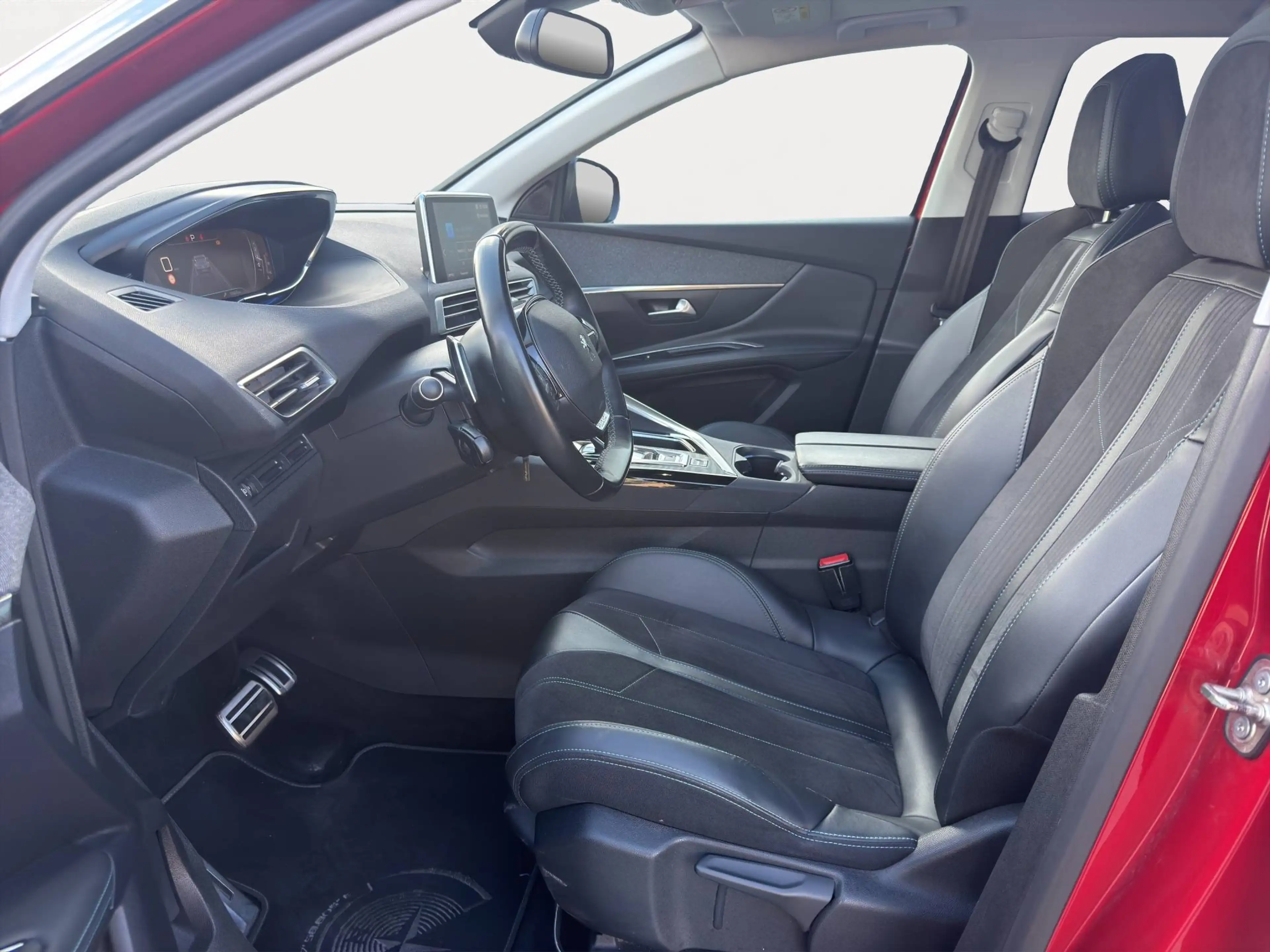 Peugeot 3008 3008 1.2 PureTech Allure — photo 9