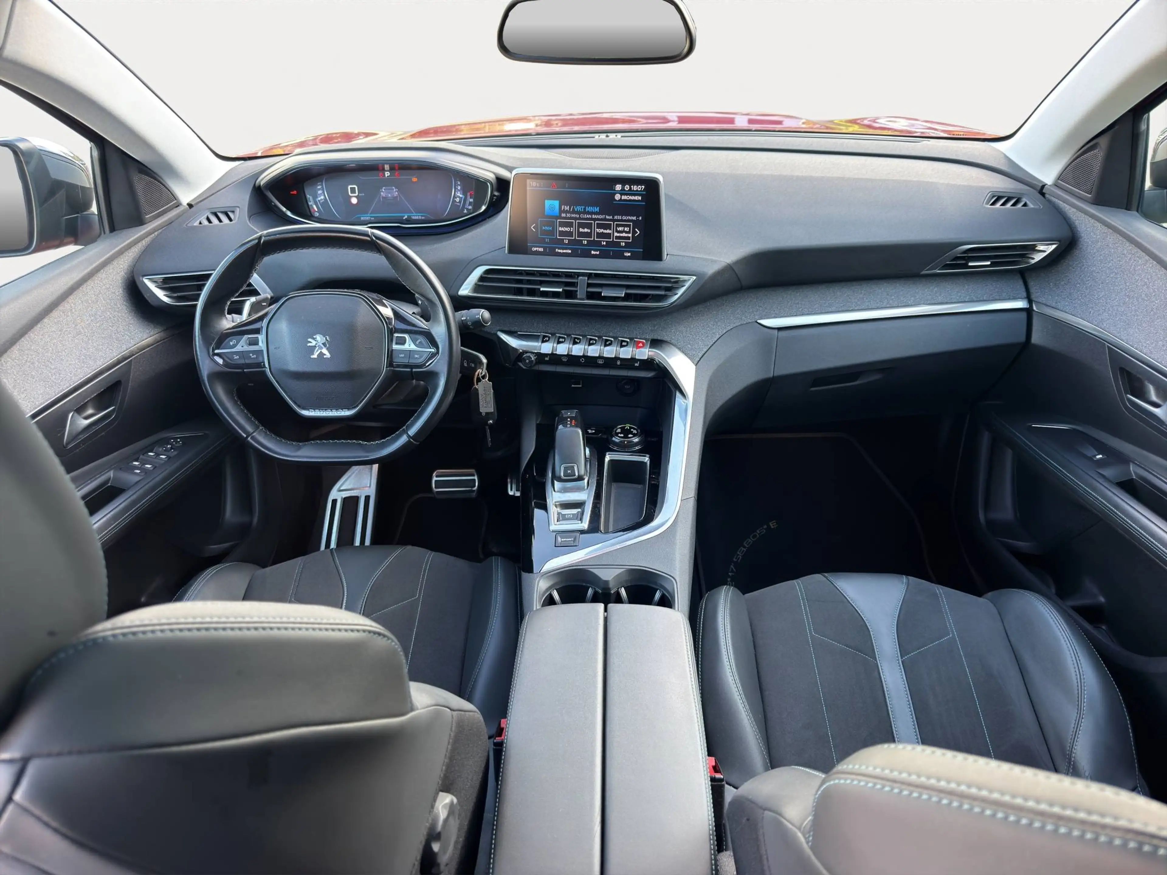 Peugeot 3008 3008 1.2 PureTech Allure — photo 14