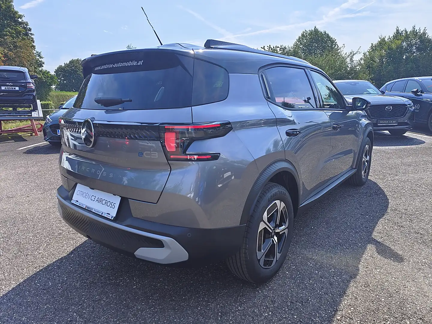 Citroen C3 Aircross e-C3 Aircross 113 Extended Range 54kWh Max Vorf... Grau - 2