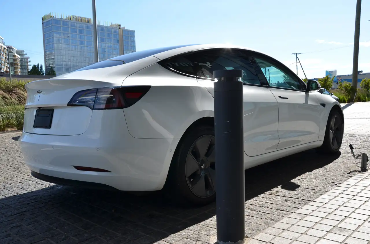 Tesla Model 3 fotografie Tesla Model 3