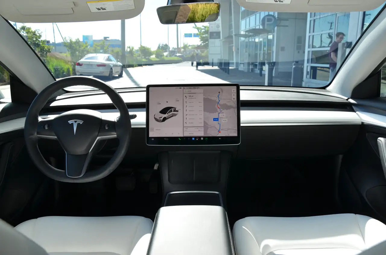 Tesla Model 3 fotografie Tesla Model 3