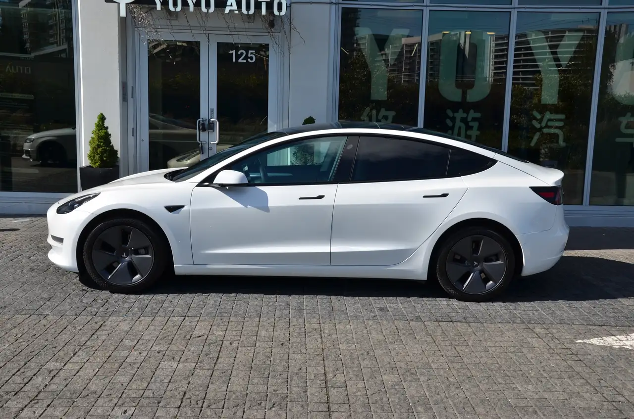 Tesla Model 3 fotografie Tesla Model 3