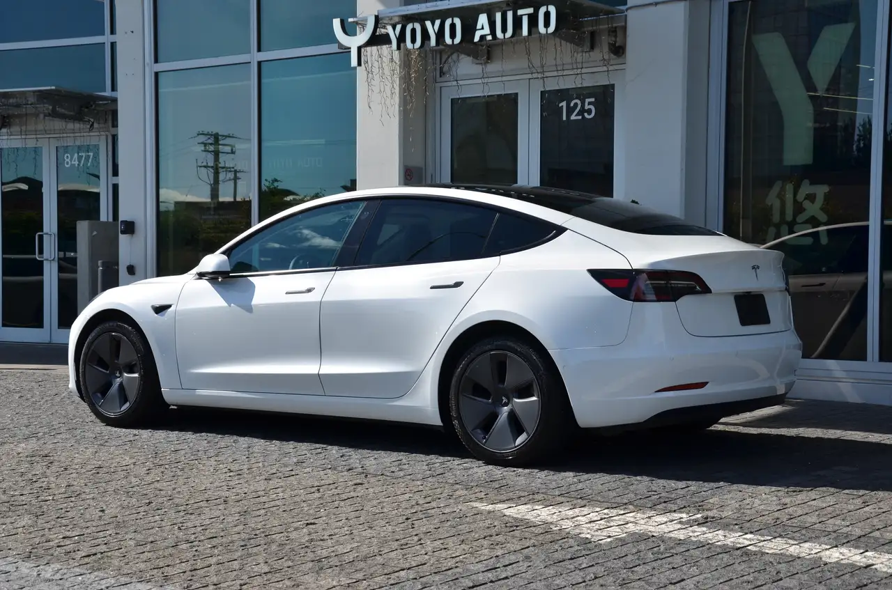 Tesla Model 3 fotografie Tesla Model 3