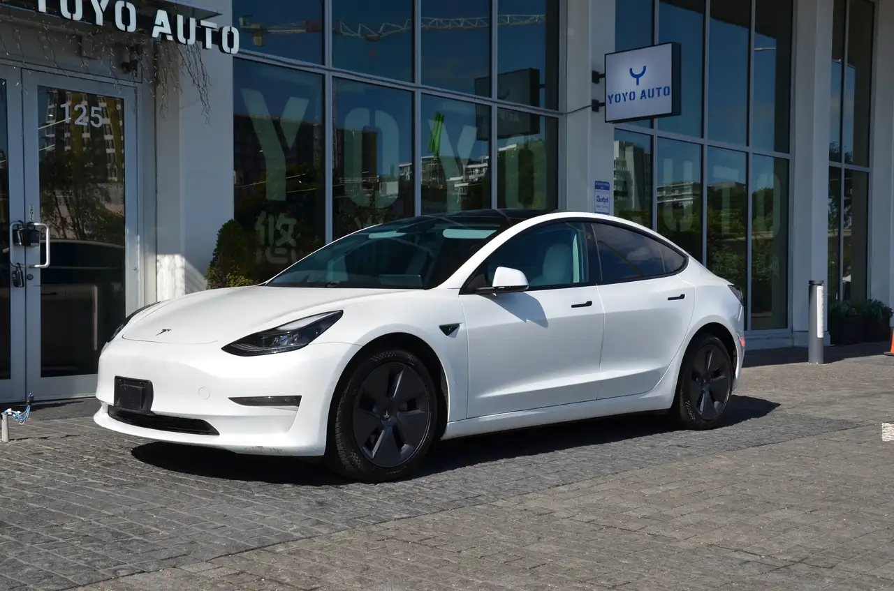 Tesla Model 3 fotografie Tesla Model 3