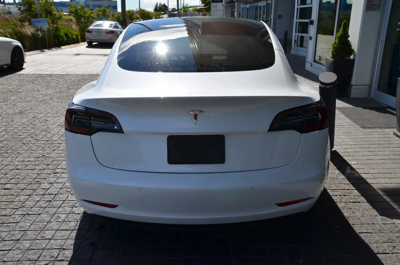 Tesla Model 3 fotografie Tesla Model 3