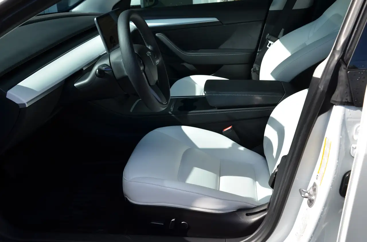 Tesla Model 3 fotografie Tesla Model 3