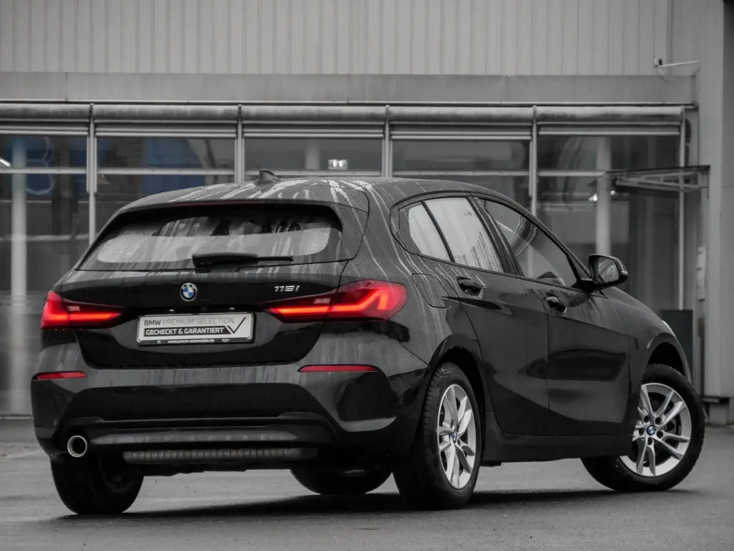 BMW 118 i SPORT LINE+ADAPT.LED+LHZ+PA+HiFi Schwarz - 2