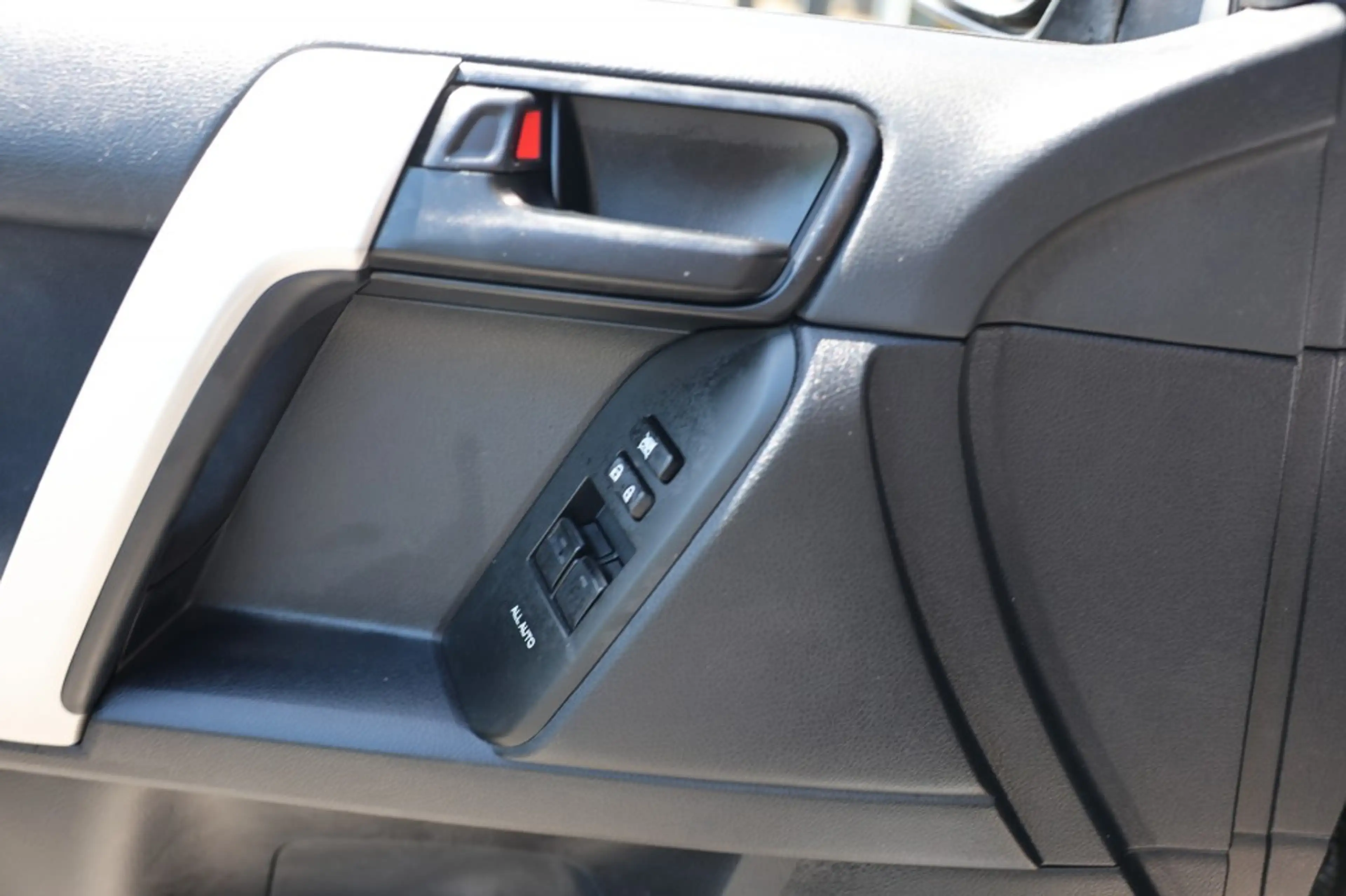 Toyota Land Cruiser 2.8 D-4D 3DRS COMFORT A/T VAN — photo 17