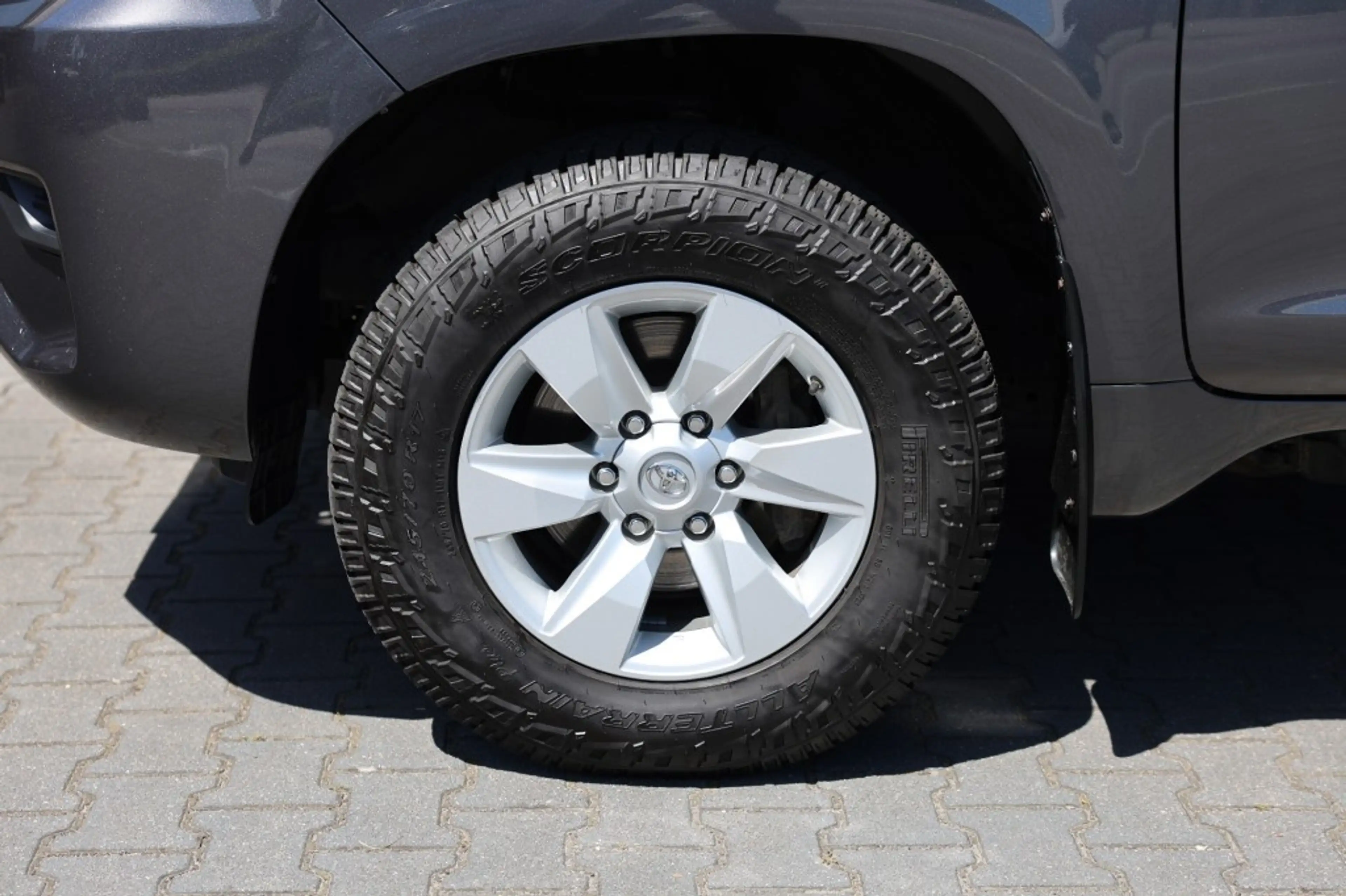 Toyota Land Cruiser 2.8 D-4D 3DRS COMFORT A/T VAN — photo 3
