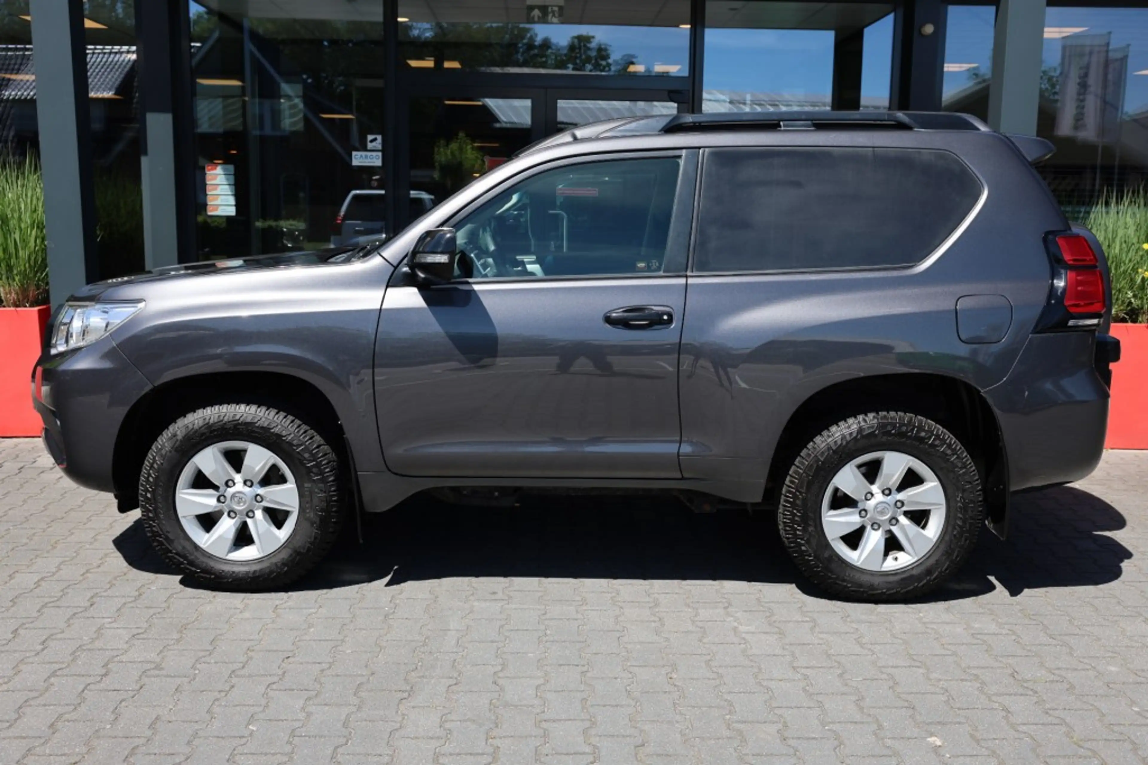 Toyota Land Cruiser 2.8 D-4D 3DRS COMFORT A/T VAN — photo 2
