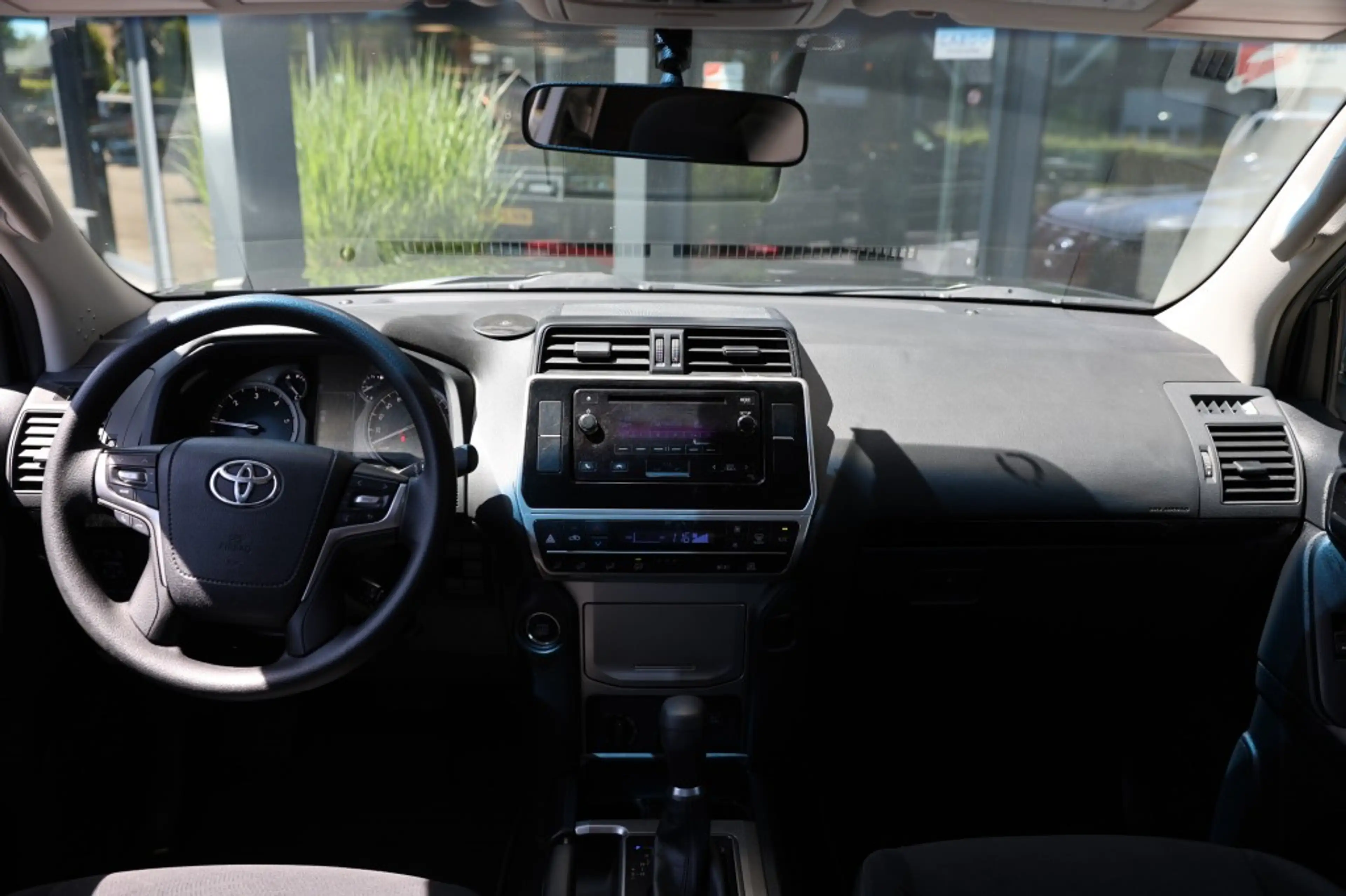 Toyota Land Cruiser 2.8 D-4D 3DRS COMFORT A/T VAN — photo 18